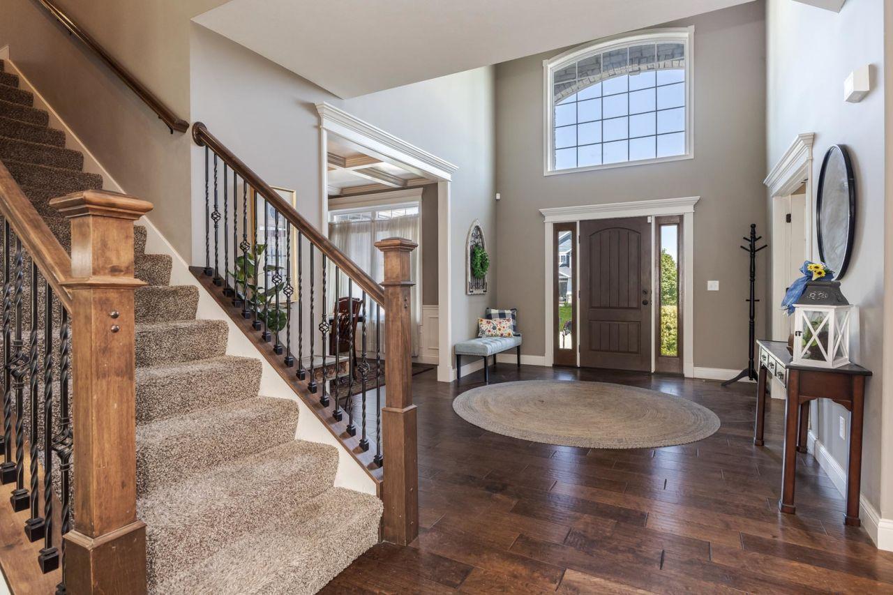 Bloomington, Illinois, 61705, United States, 5 Bedrooms Bedrooms, ,5 BathroomsBathrooms,Residential,For Sale,1817687