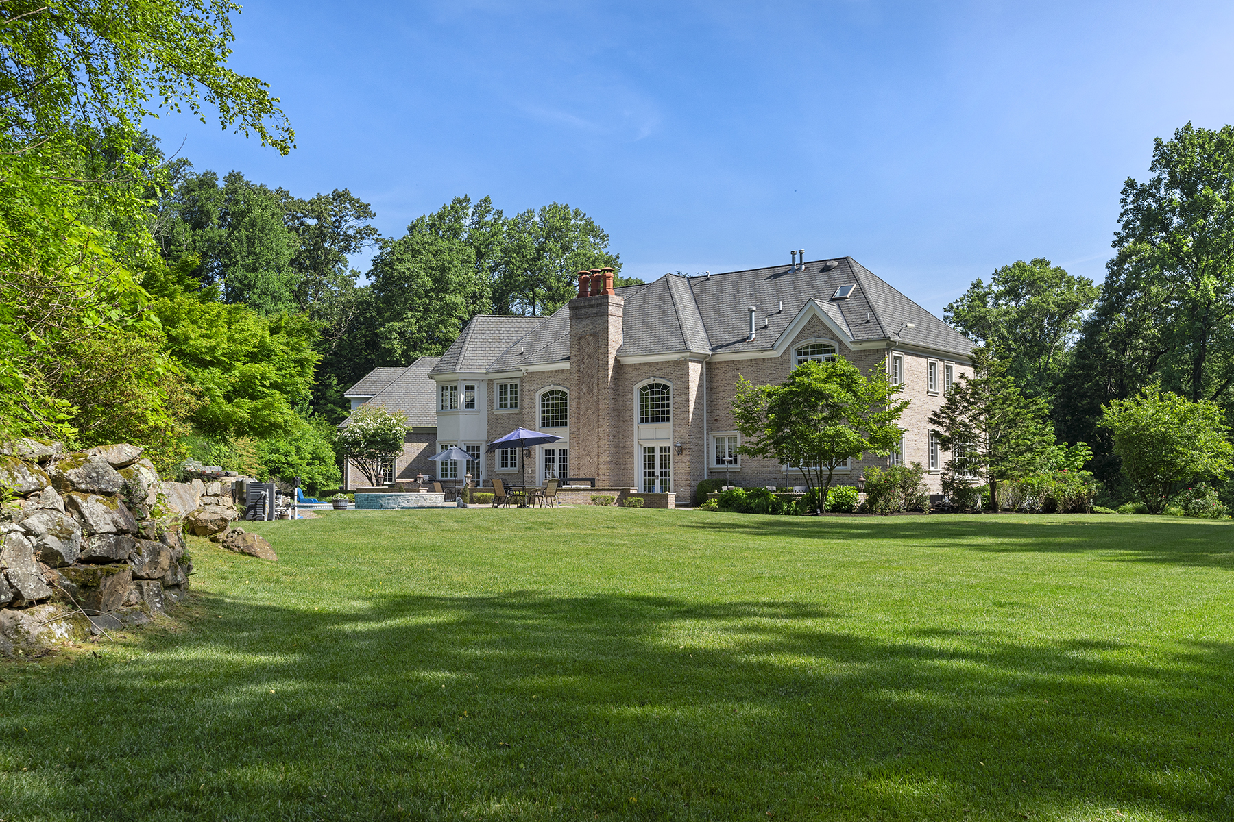  Majestic French Normandy Chateau Nestled Within a Five-Acre Gated Property - 物件實景
