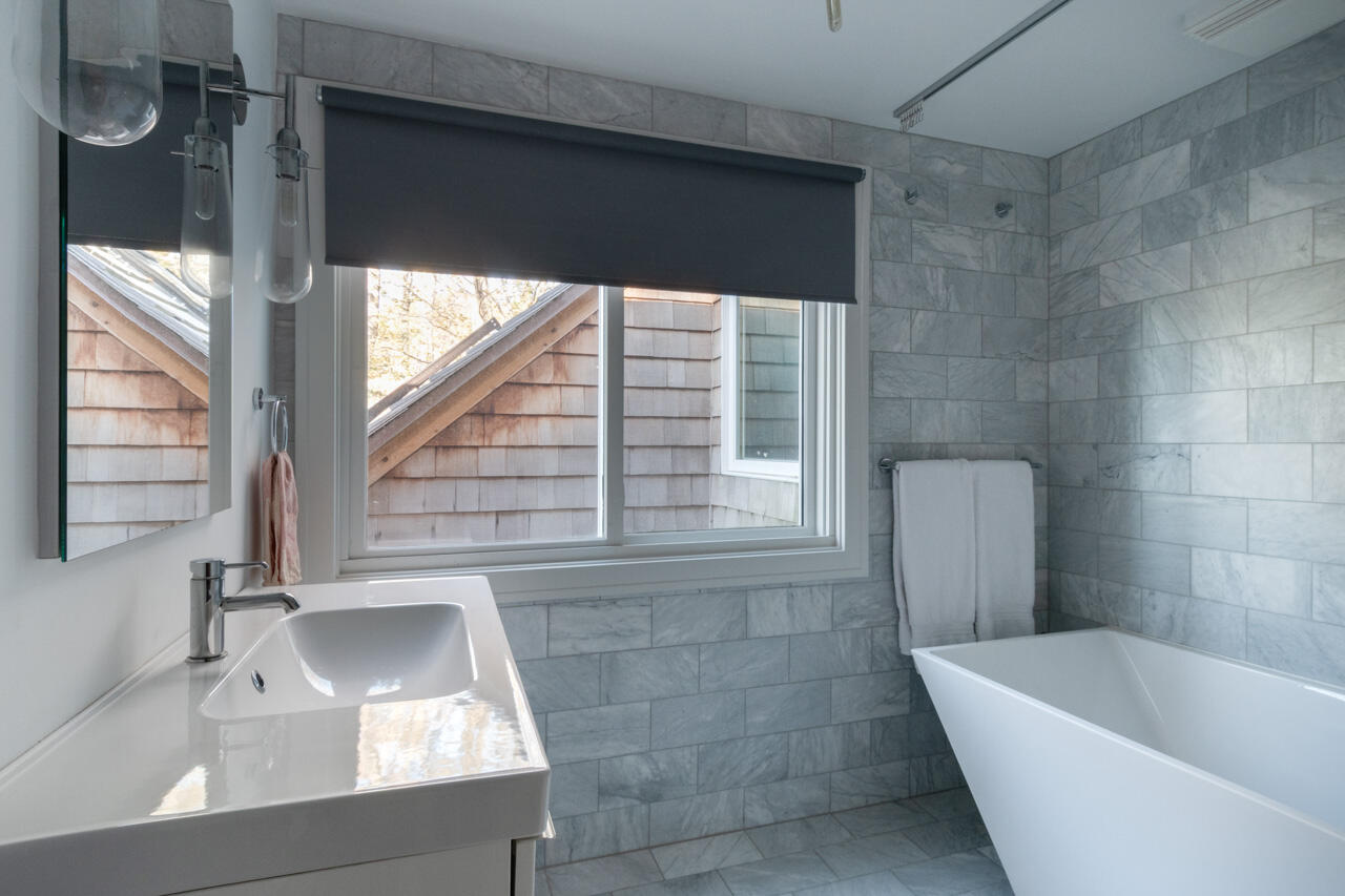 Fennville, Michigan, 49408, United States, 9 Bedrooms Bedrooms, ,10 BathroomsBathrooms,Residential,For Sale,1992421