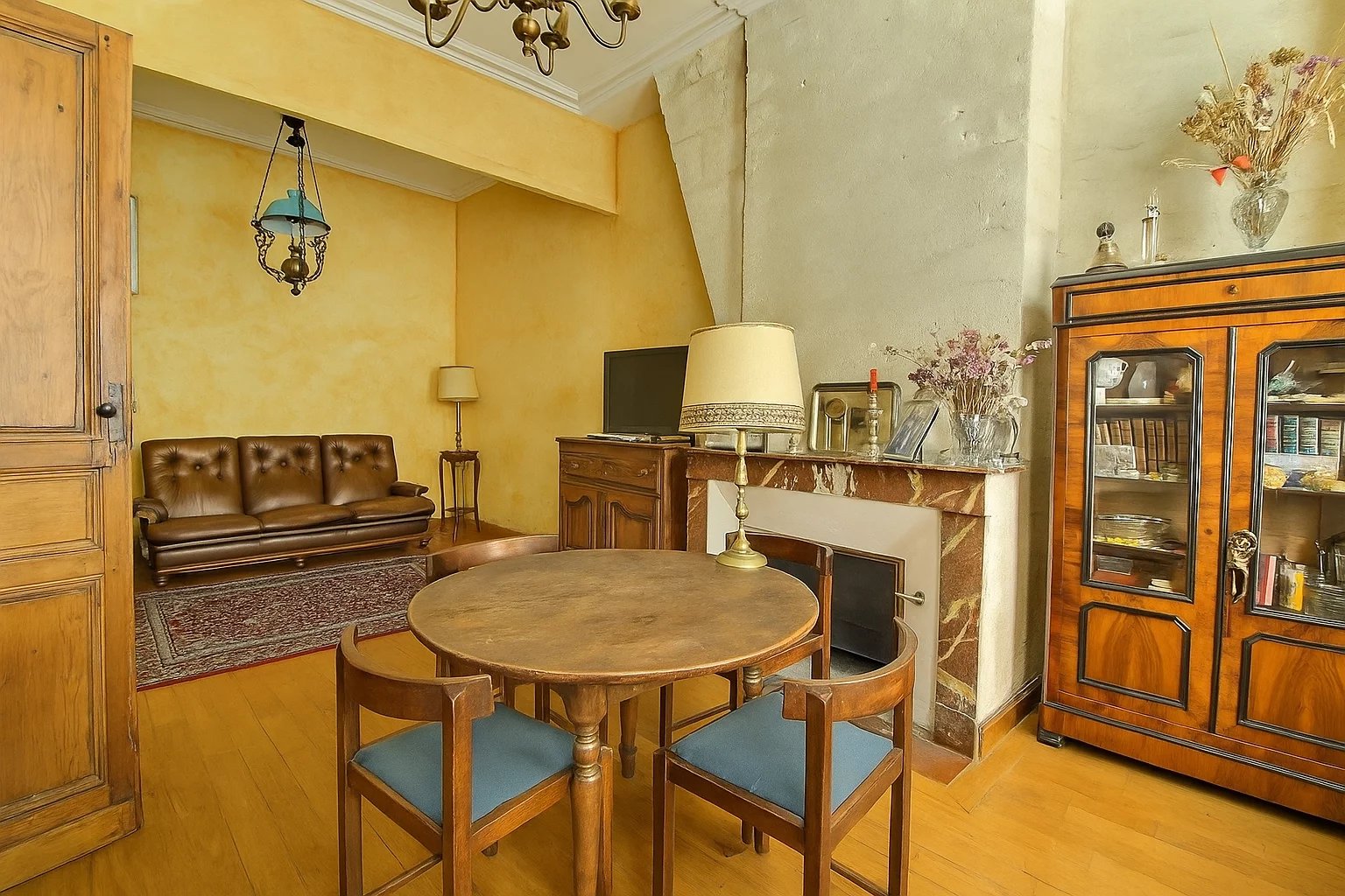 Bordeaux, New Aquitaine, 33000, FR, 4 Bedrooms Bedrooms, ,1 BathroomBathrooms,Residential,For Sale,1947074