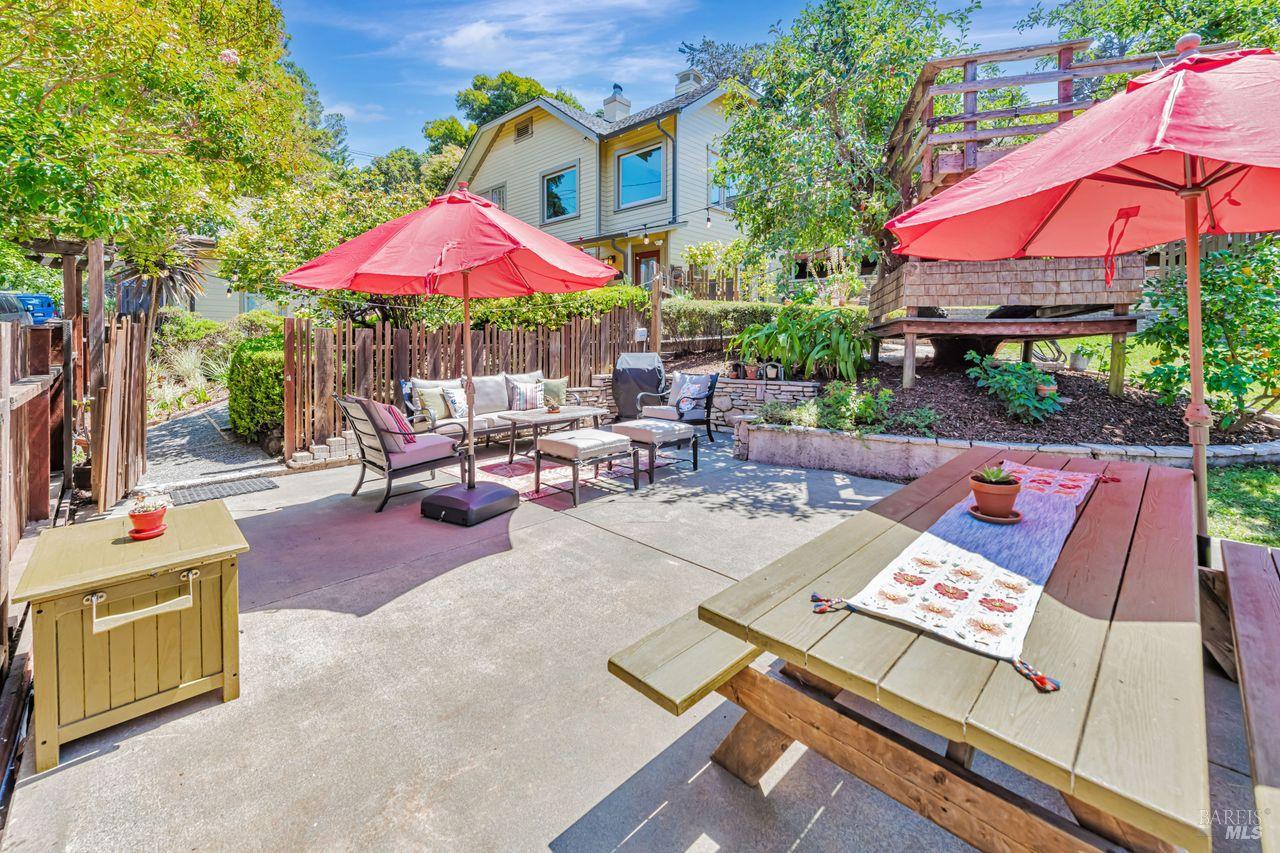 Corte Madera, California, 94925, United States, 4 Bedrooms Bedrooms, ,5 BathroomsBathrooms,Residential,For Sale,1917225