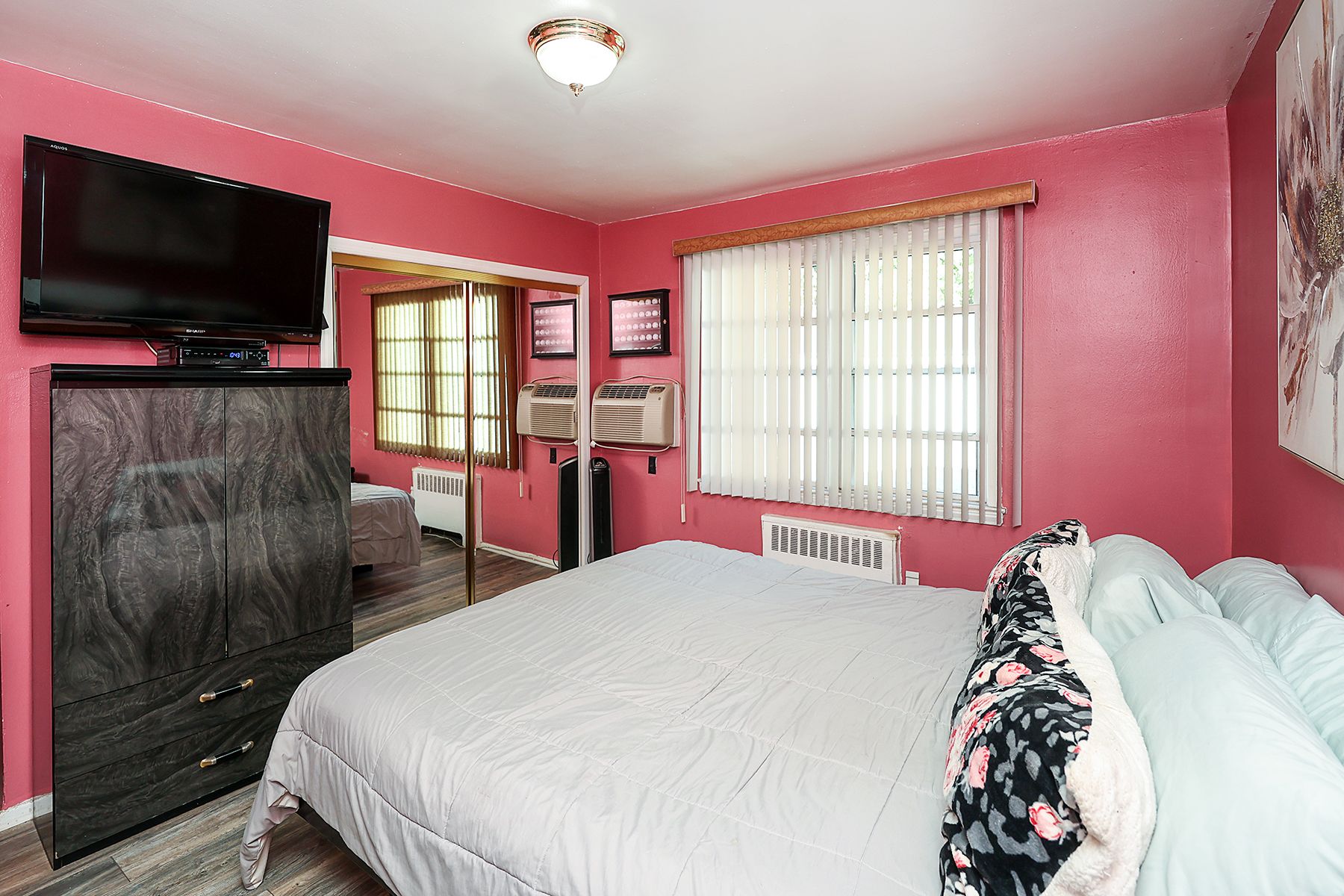  251-37 71st Road, Glen Oaks, NY, 11426 - 物件實景
