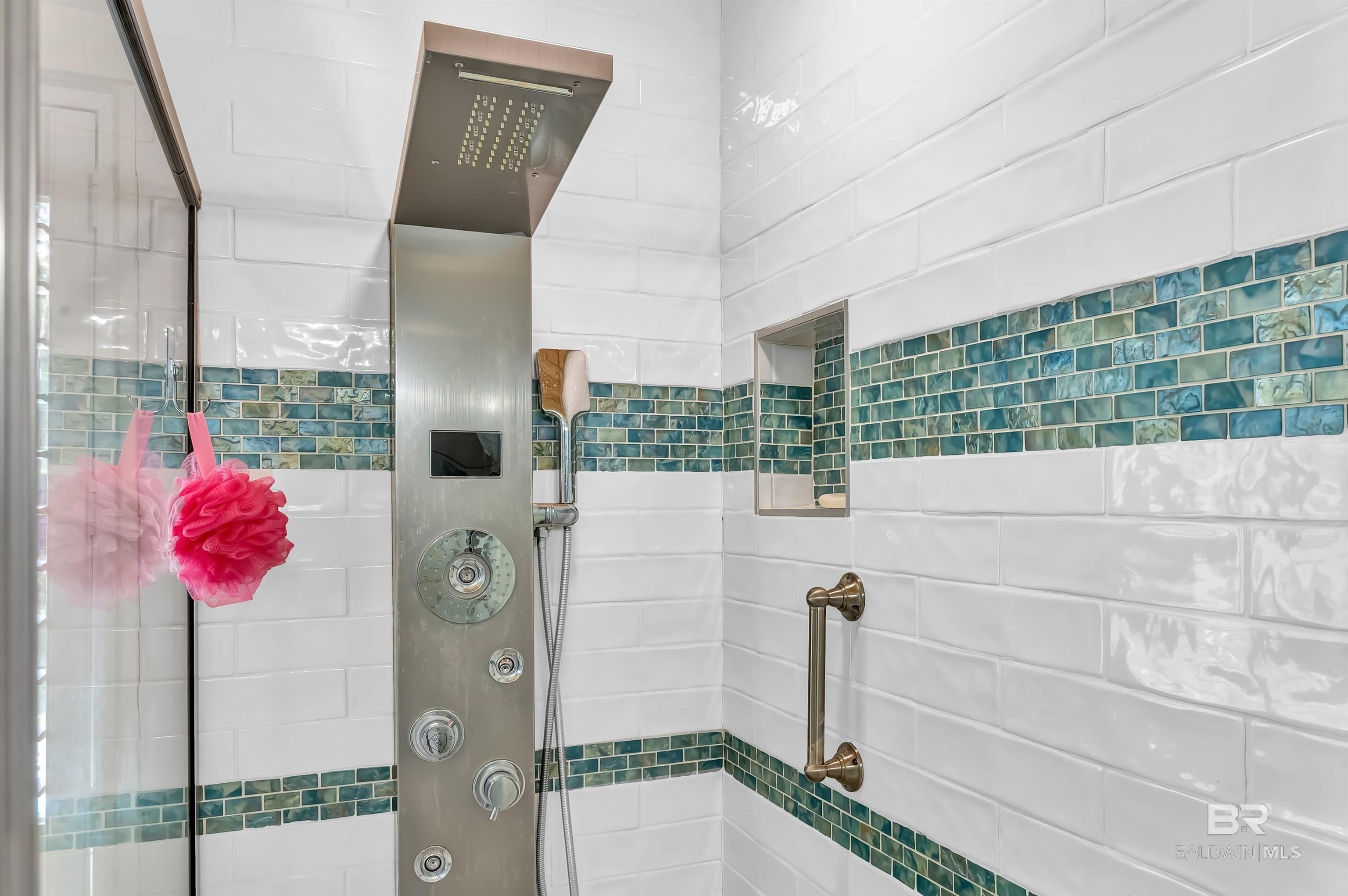 Gulf Shores, Alabama, 36542, United States, 4 Bedrooms Bedrooms, ,3 BathroomsBathrooms,Residential,For Sale,1979178