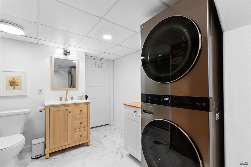 Rapid City, South Dakota, 57701, United States, 6 Bedrooms Bedrooms, ,3 BathroomsBathrooms,Residential,For Sale,1979556