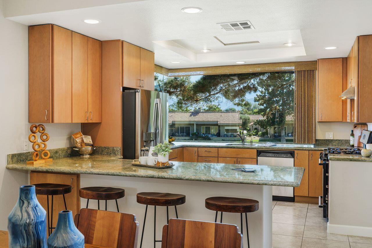 Rancho Mirage, California, 92270, United States, 3 Bedrooms Bedrooms, ,2 BathroomsBathrooms,Residential,For Sale,1999734