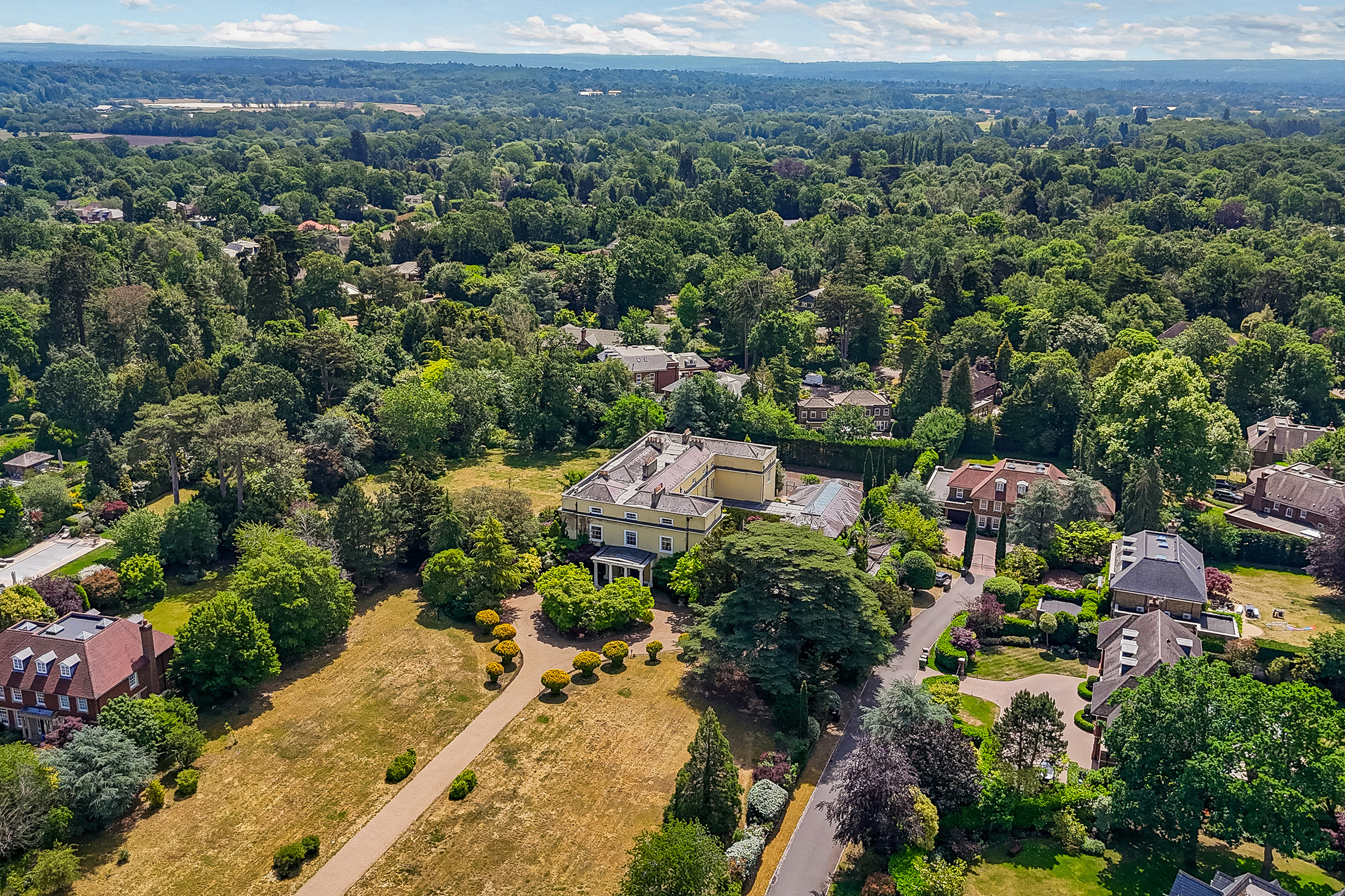  Burwood Park, Walton on Thames, Surrey - 物件實景