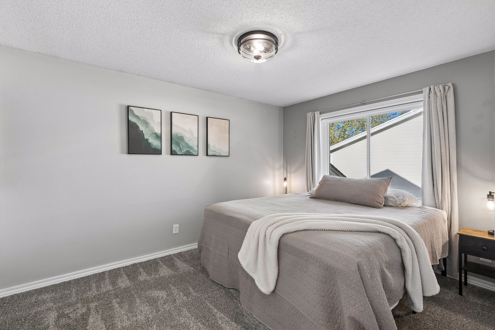  A Light-Filled Home Near Rolling Oaks Park - 物件實景