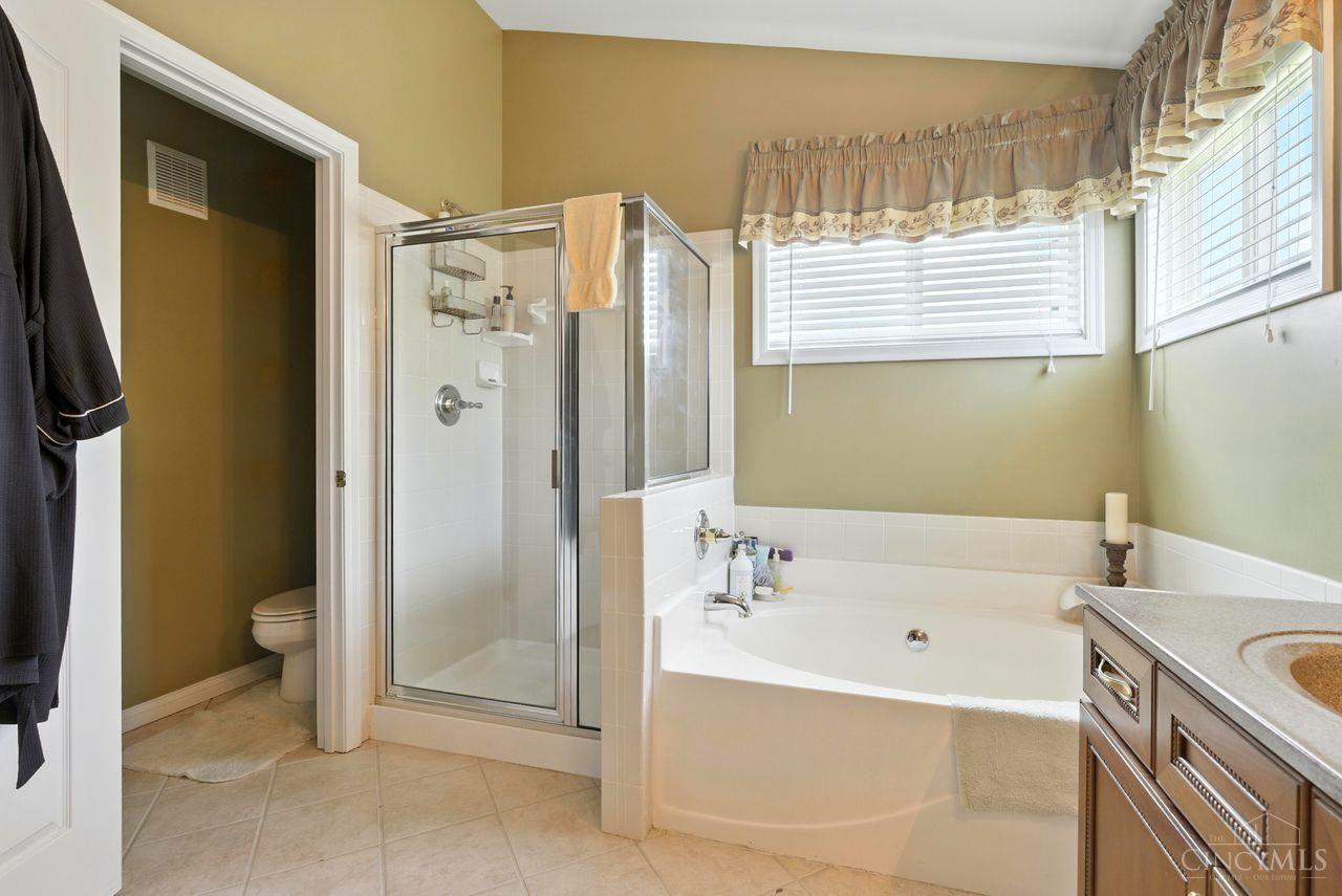 Fairfield Twp, Ohio, 45011, United States, 4 Bedrooms Bedrooms, ,4 BathroomsBathrooms,Residential,For Sale,1949510