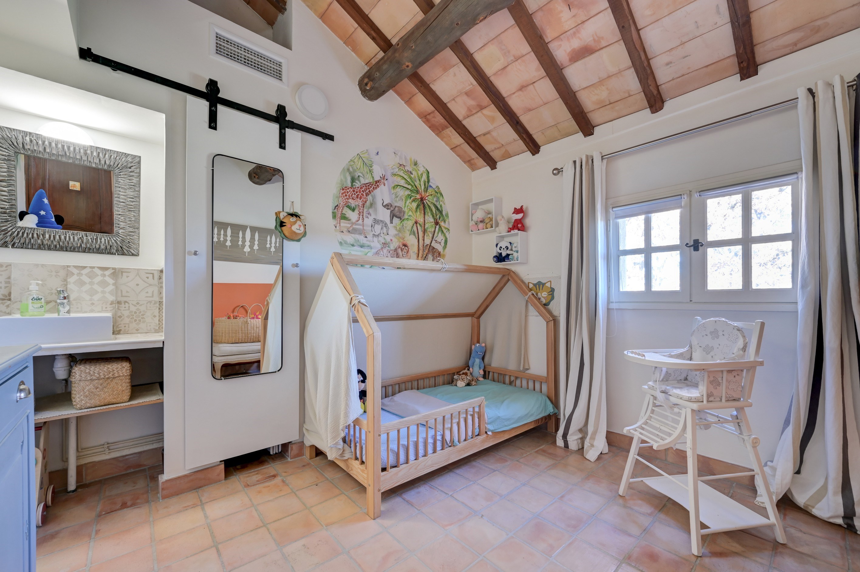  200 sqm Family Home on 6,256 sqm of Land – Close to Aix-en-Provence - 物件實景
