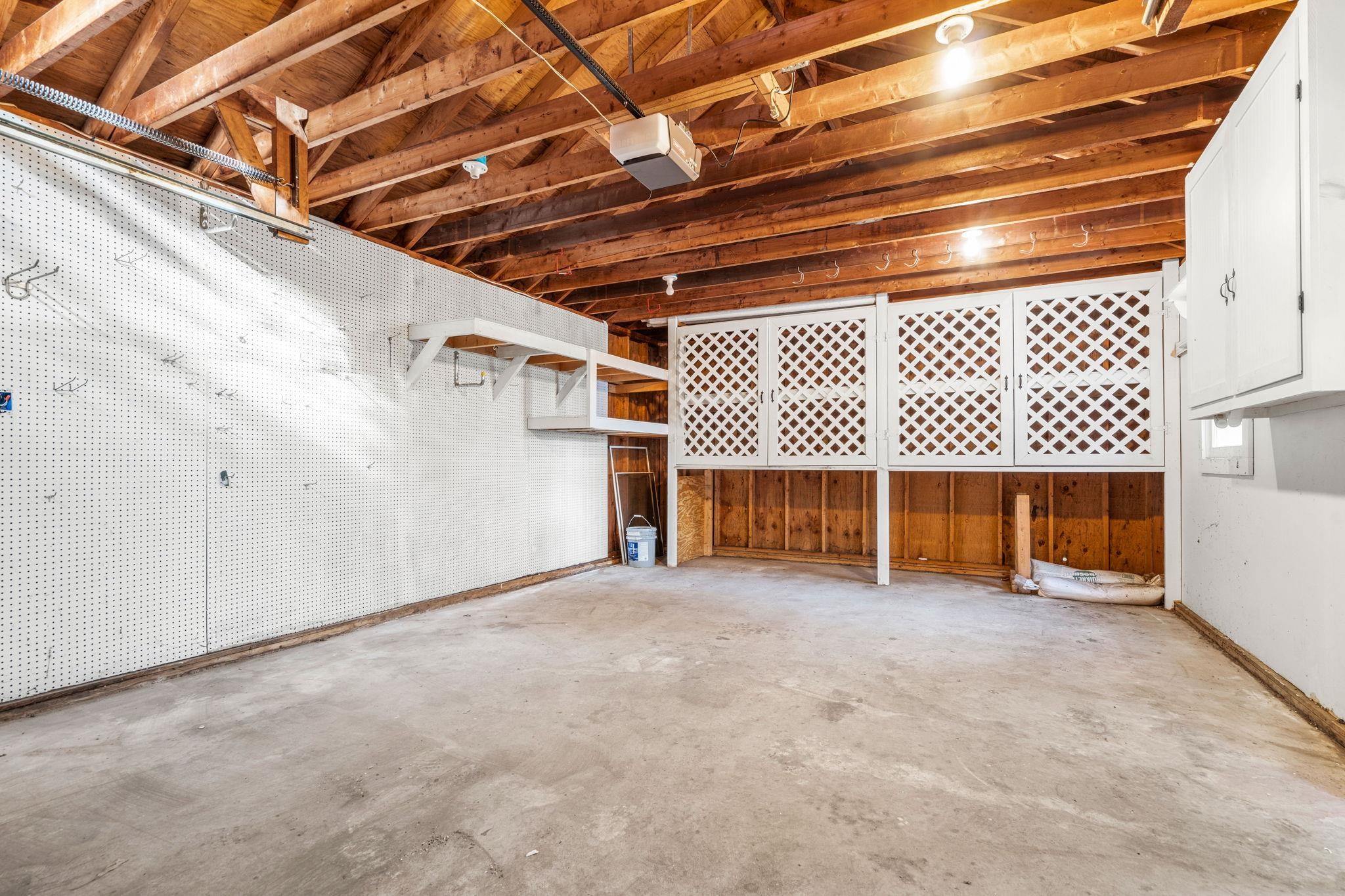 Pelham, New Hampshire, 03076, United States, 3 Bedrooms Bedrooms, ,1 BathroomBathrooms,Residential,For Sale,1991276