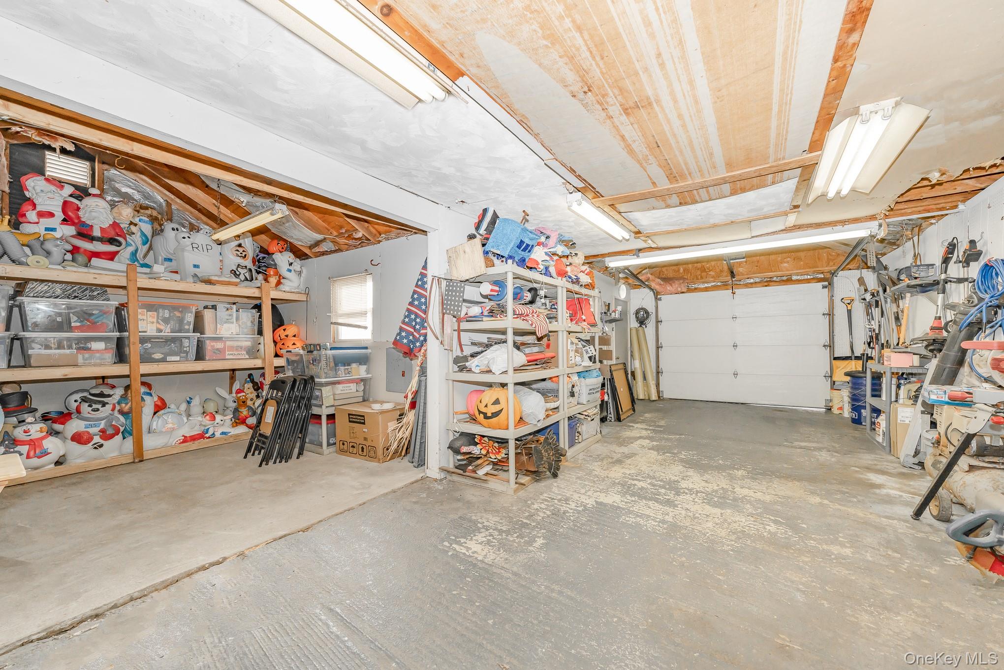 Bay Shore, New York, 11706, United States, 3 Bedrooms Bedrooms, ,1 BathroomBathrooms,Residential,For Sale,1980565