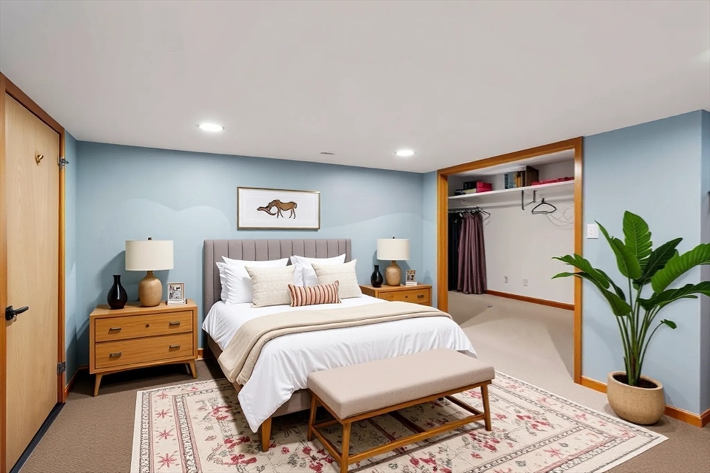 Marlborough, Massachusetts, 01752, United States, 3 Bedrooms Bedrooms, ,2 BathroomsBathrooms,Residential,For Sale,1968899