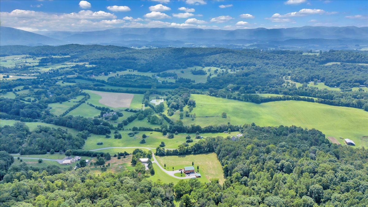 Buchanan, Virginia, 24066, United States, 5 Bedrooms Bedrooms, ,4 BathroomsBathrooms,Residential,For Sale,1900741