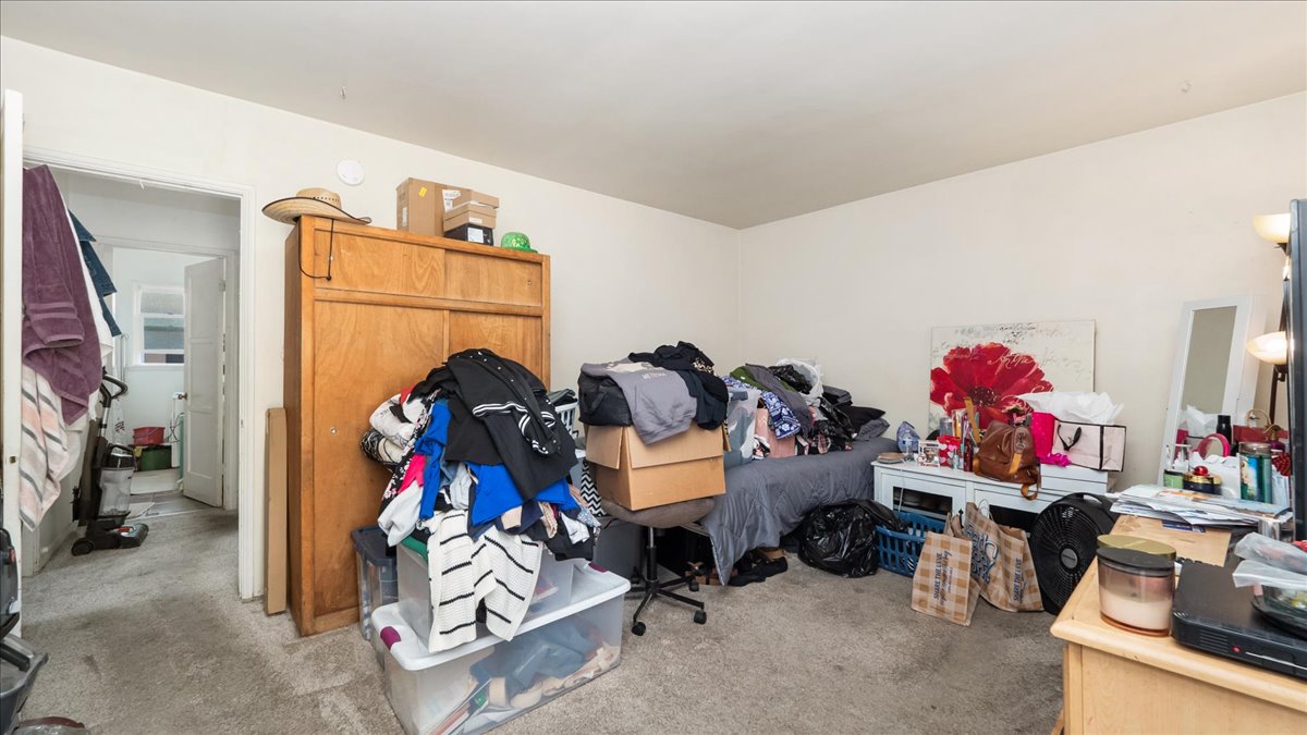 Montebello, California, 90640, United States, 2 Bedrooms Bedrooms, ,2 BathroomsBathrooms,Residential,For Sale,1930342