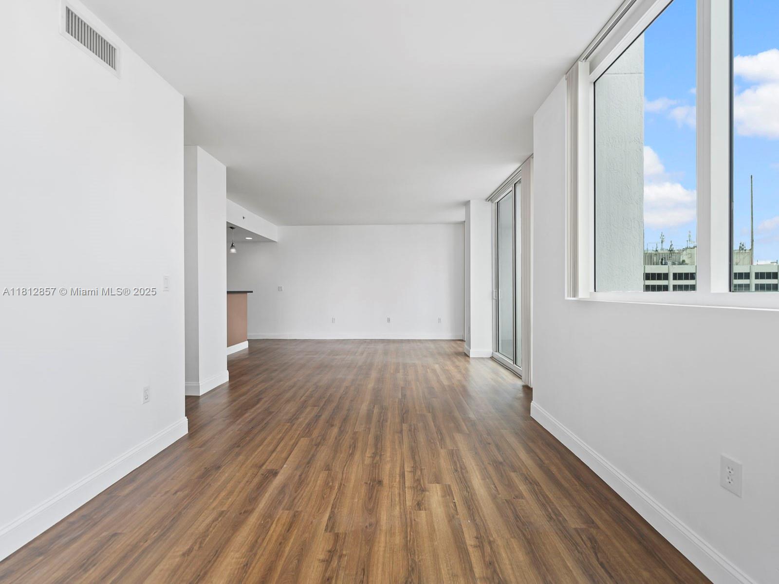 Miami, Florida, 33132, United States, 2 Bedrooms Bedrooms, ,2 BathroomsBathrooms,Residential,For Sale,1838941
