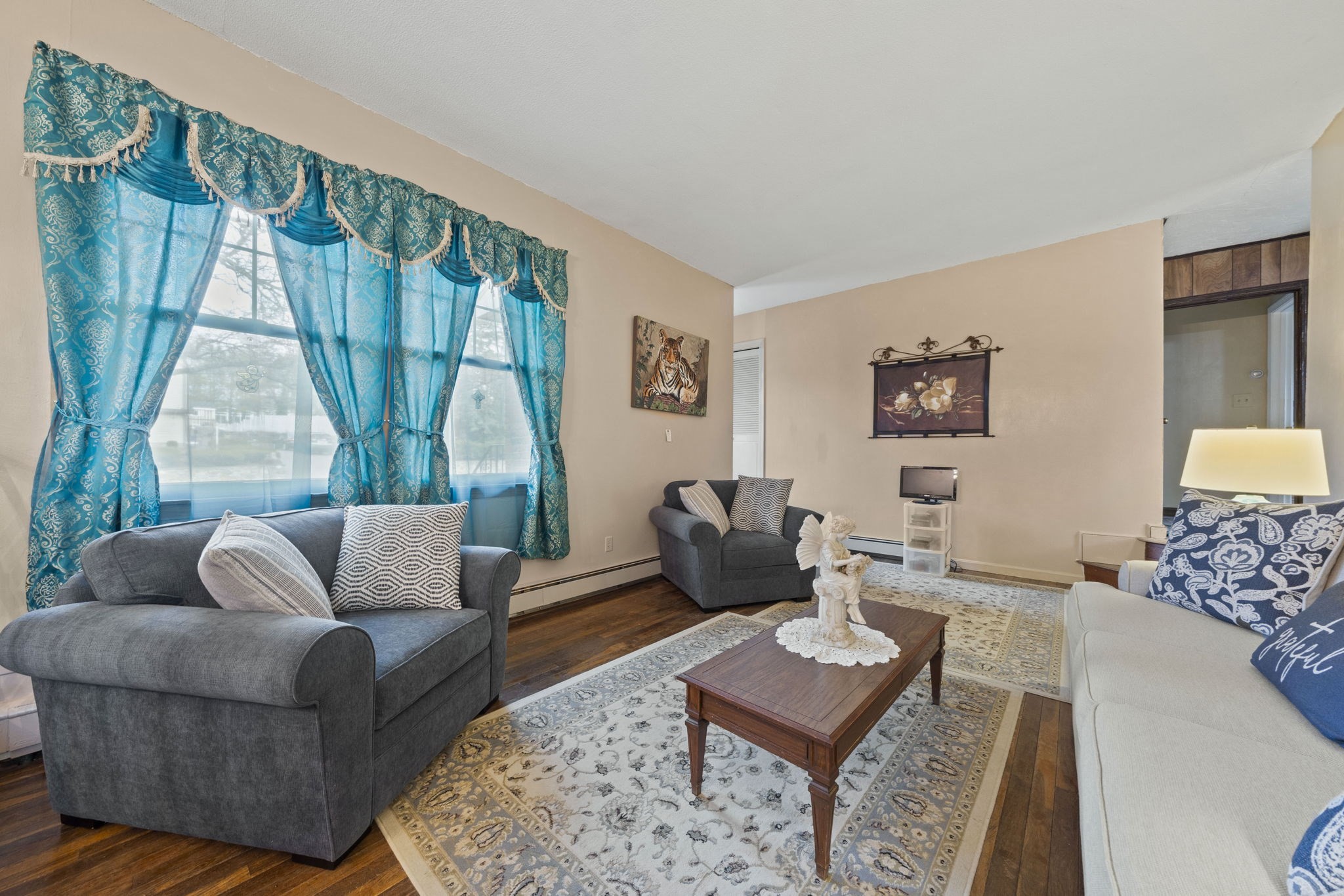 Braintree, Massachusetts, 02184, United States, 3 Bedrooms Bedrooms, ,2 BathroomsBathrooms,Residential,For Sale,2005406