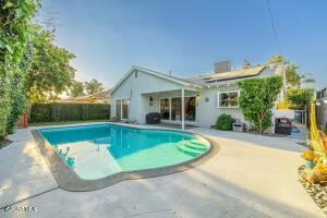 Van Nuys, California, 91405, United States, 3 Bedrooms Bedrooms, ,2 BathroomsBathrooms,Residential,For Sale,1939328