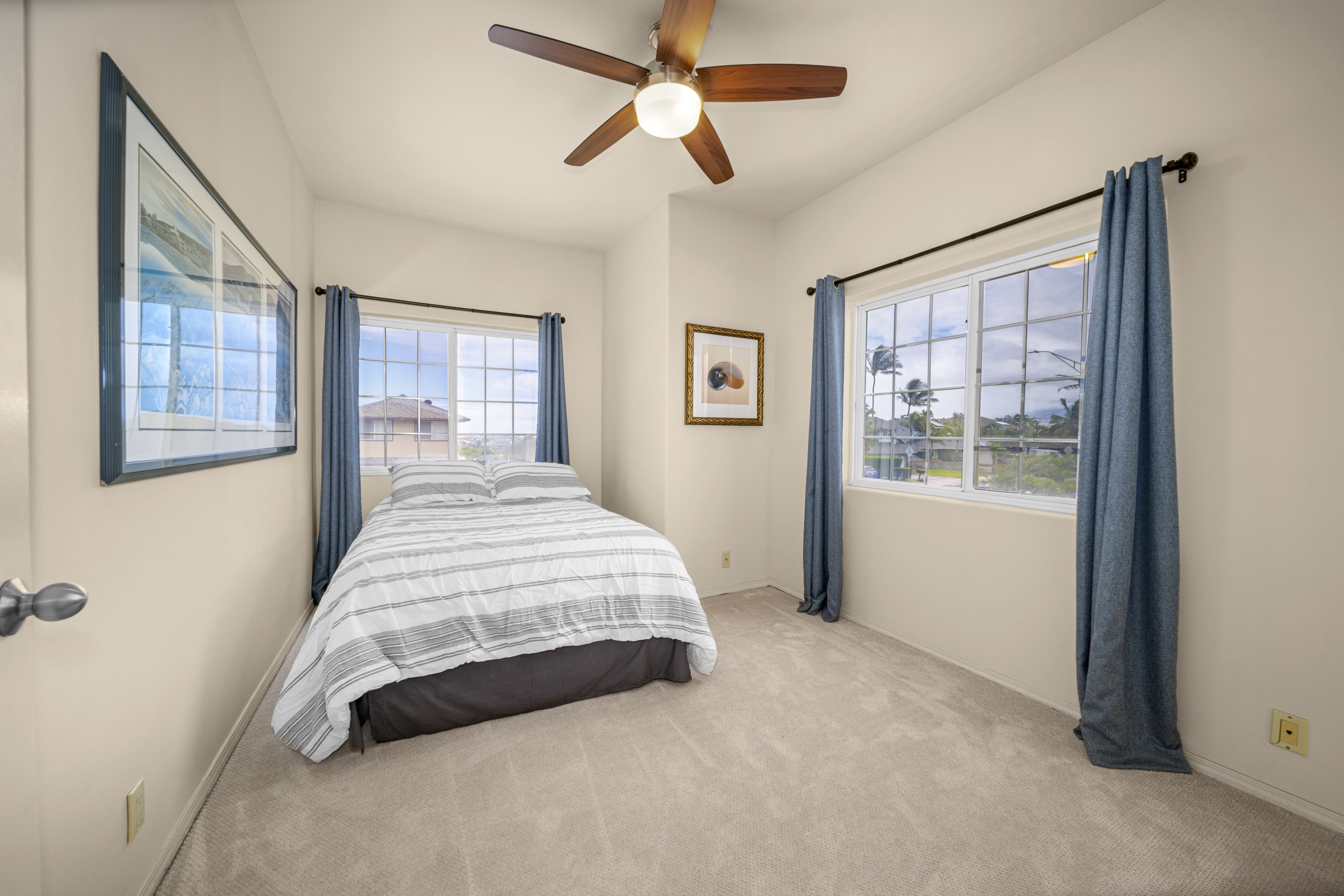  Pride of ownership explains this 4 bedroom 2.5 bath home & backyard - 物件實景