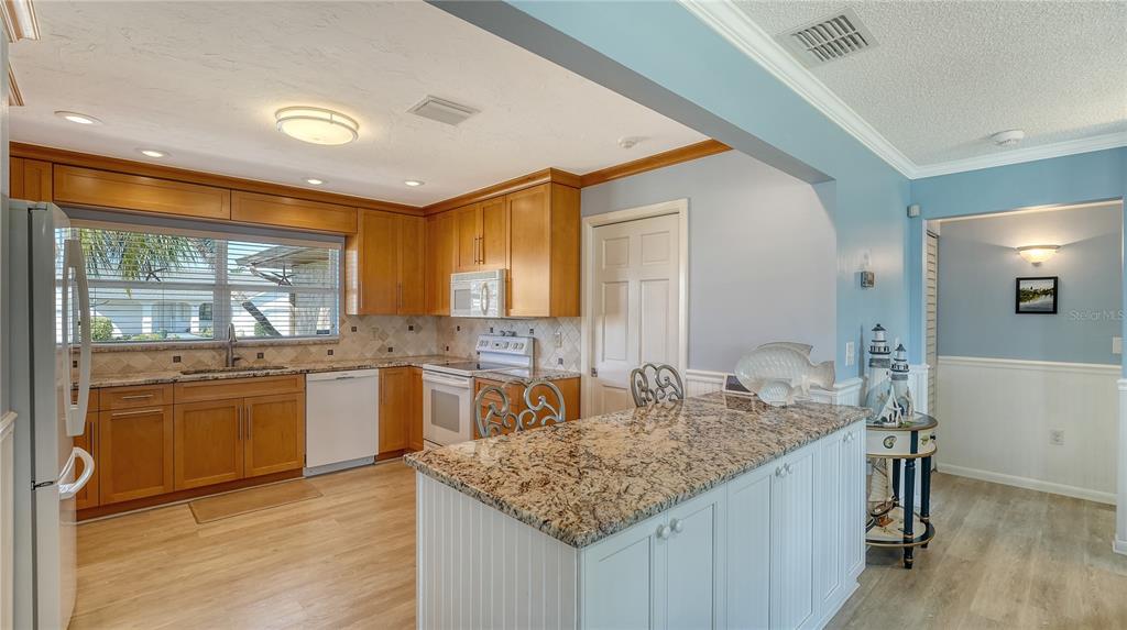 Bradenton, Florida, 34210, United States, 3 Bedrooms Bedrooms, ,2 BathroomsBathrooms,Residential,For Sale,1957049