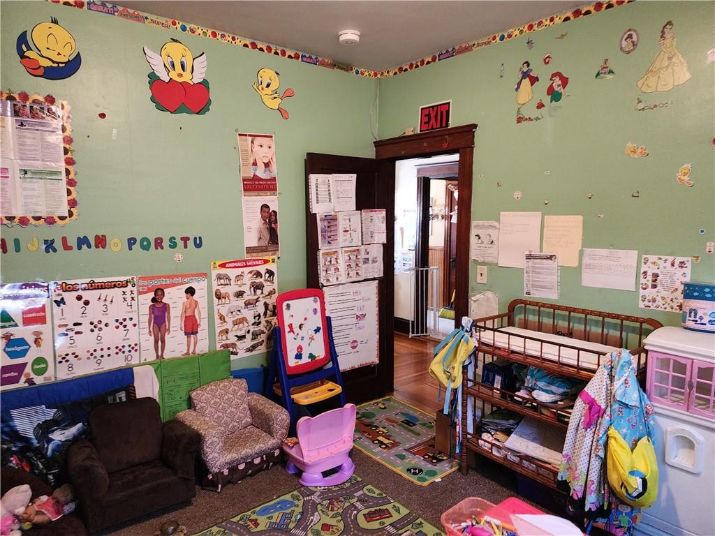 Providence, Rhode Island, 02909, United States, 6 Bedrooms Bedrooms, ,3 BathroomsBathrooms,Residential,For Sale,1944781