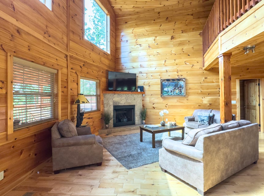 Sevierville, Tennessee, 37876, United States, 13 Bedrooms Bedrooms, ,14 BathroomsBathrooms,Residential,For Sale,1974606