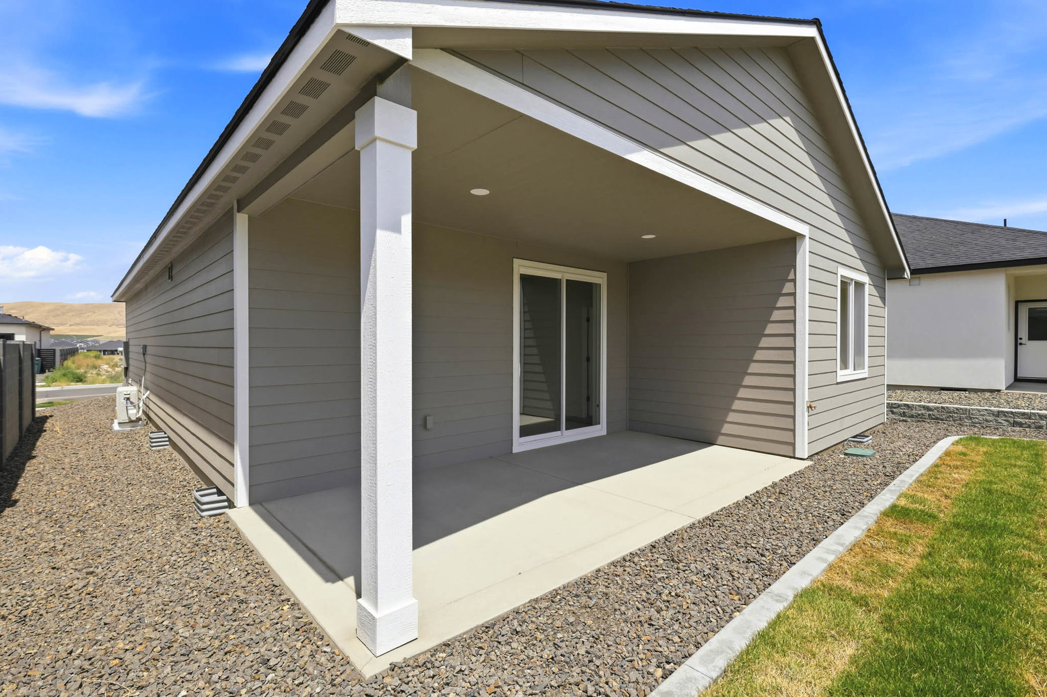  Quality builder, fully landscaped, Brand New - 物件實景