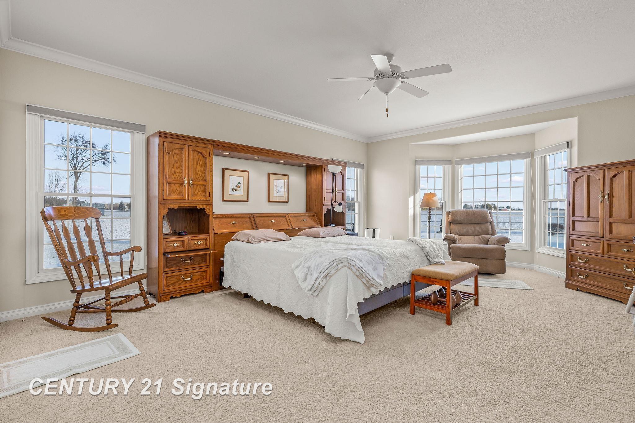 Freeland, Michigan, 48623, United States, 5 Bedrooms Bedrooms, ,4 BathroomsBathrooms,Residential,For Sale,1973671