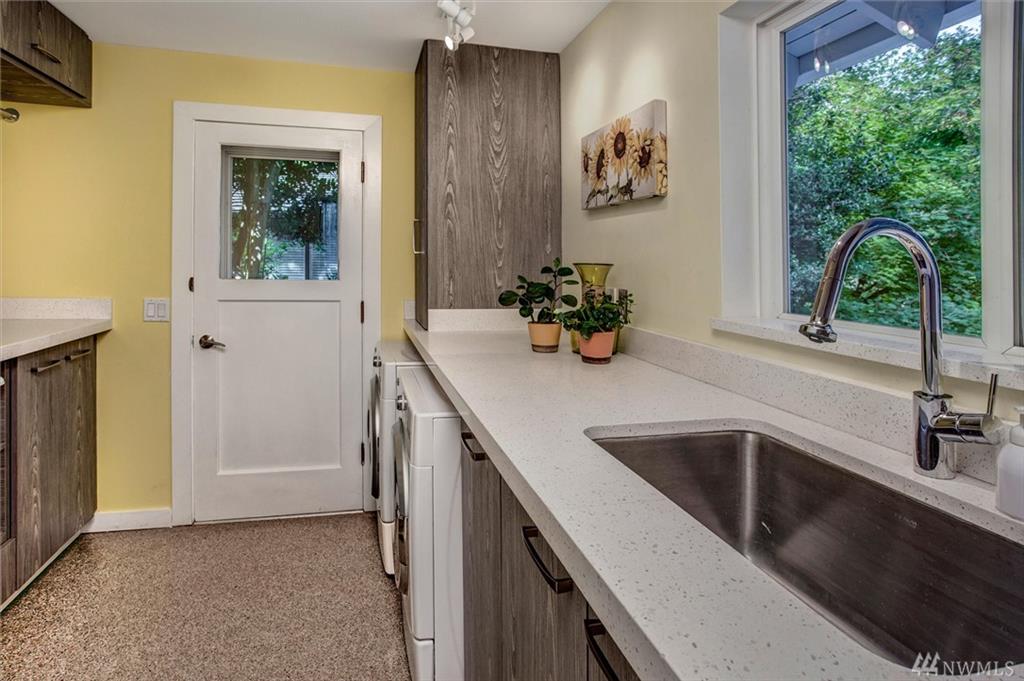7704 88th PL, Mercer Island, Washington, 98040, United States, 4 Bedrooms Bedrooms, ,4 BathroomsBathrooms,Residential,For Sale,7704 88th PL,1435219