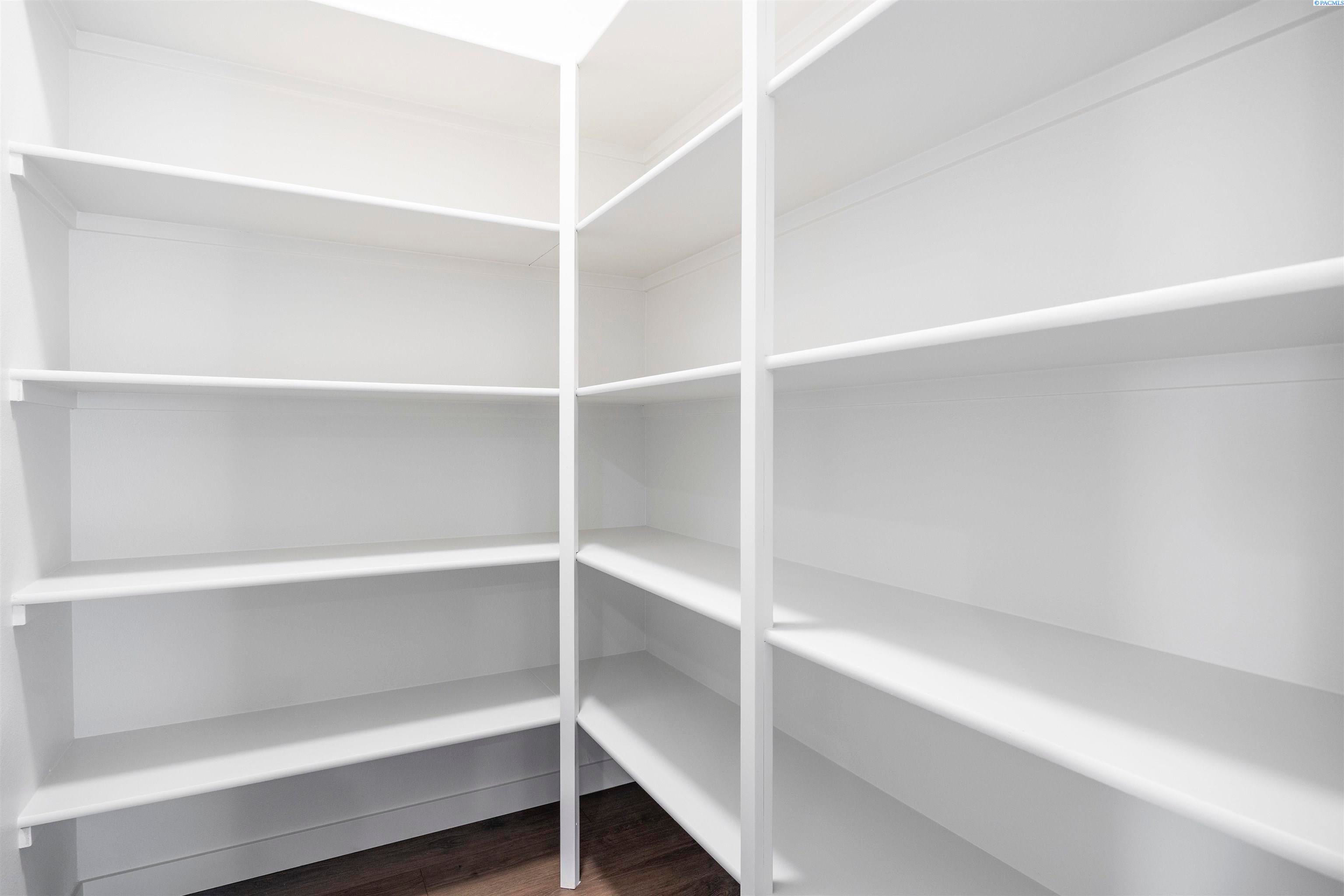 Prosser, Washington, 99350, United States, 4 Bedrooms Bedrooms, ,1 BathroomBathrooms,Residential,For Sale,1977826