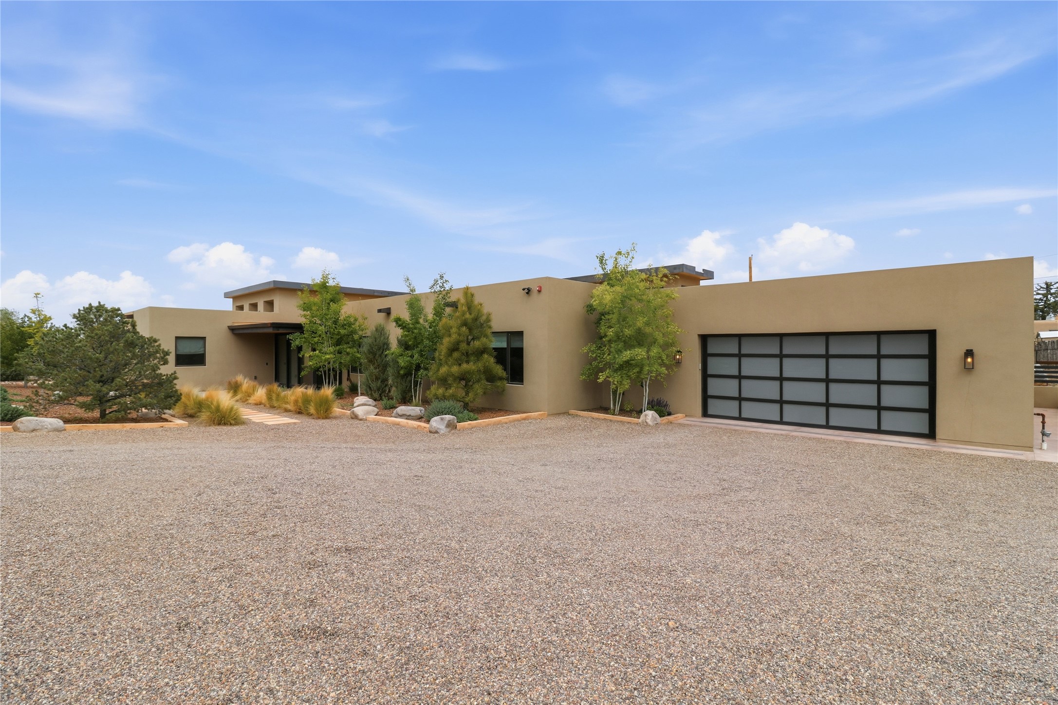  123 E. Lupita Road - 物件實景