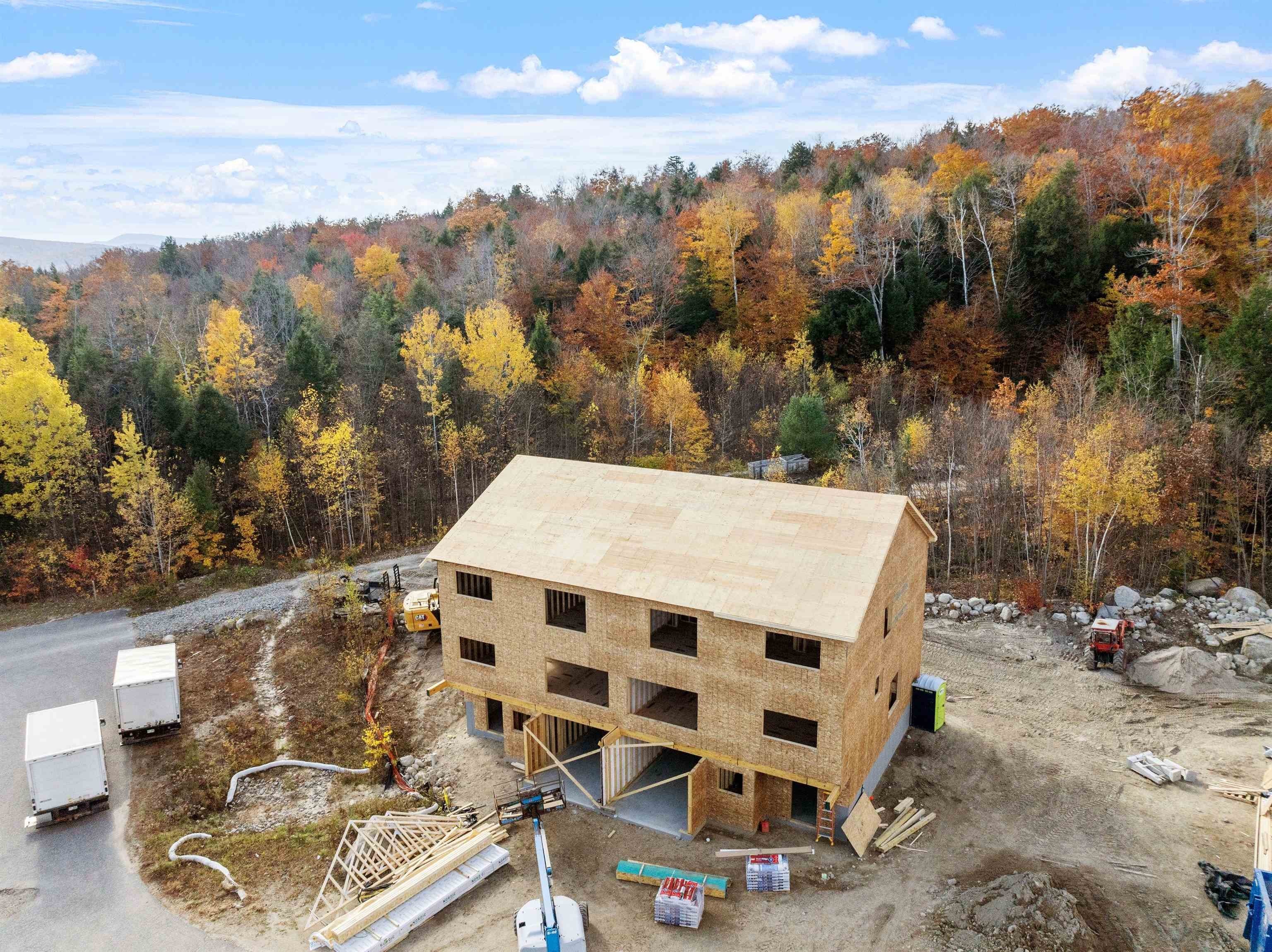 Lincoln, New Hampshire, 03251, United States, 5 Bedrooms Bedrooms, ,5 BathroomsBathrooms,Residential,For Sale,1978136