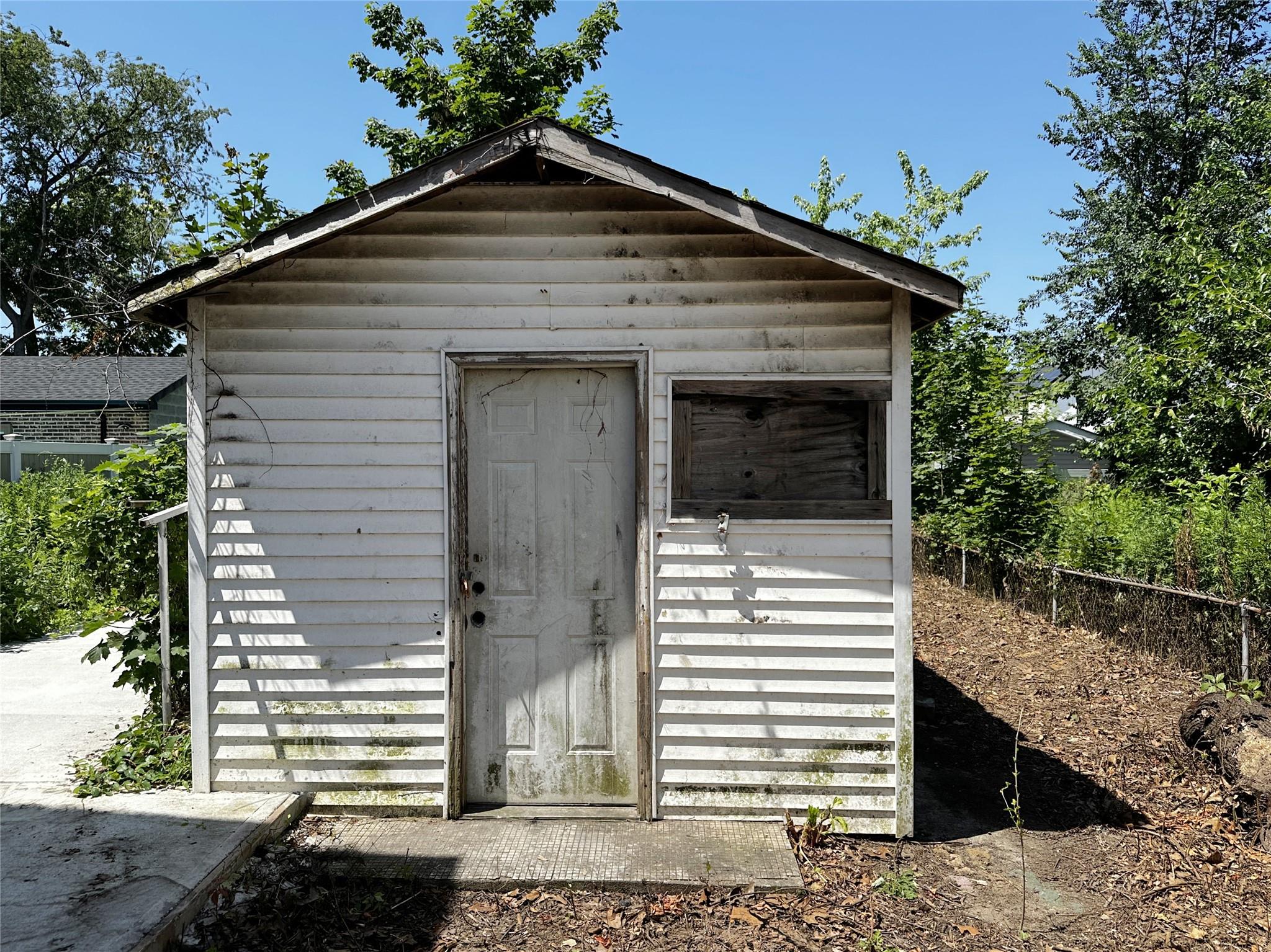 Jamaica, New York, 11433, United States, 3 Bedrooms Bedrooms, ,2 BathroomsBathrooms,Residential,For Sale,1883672