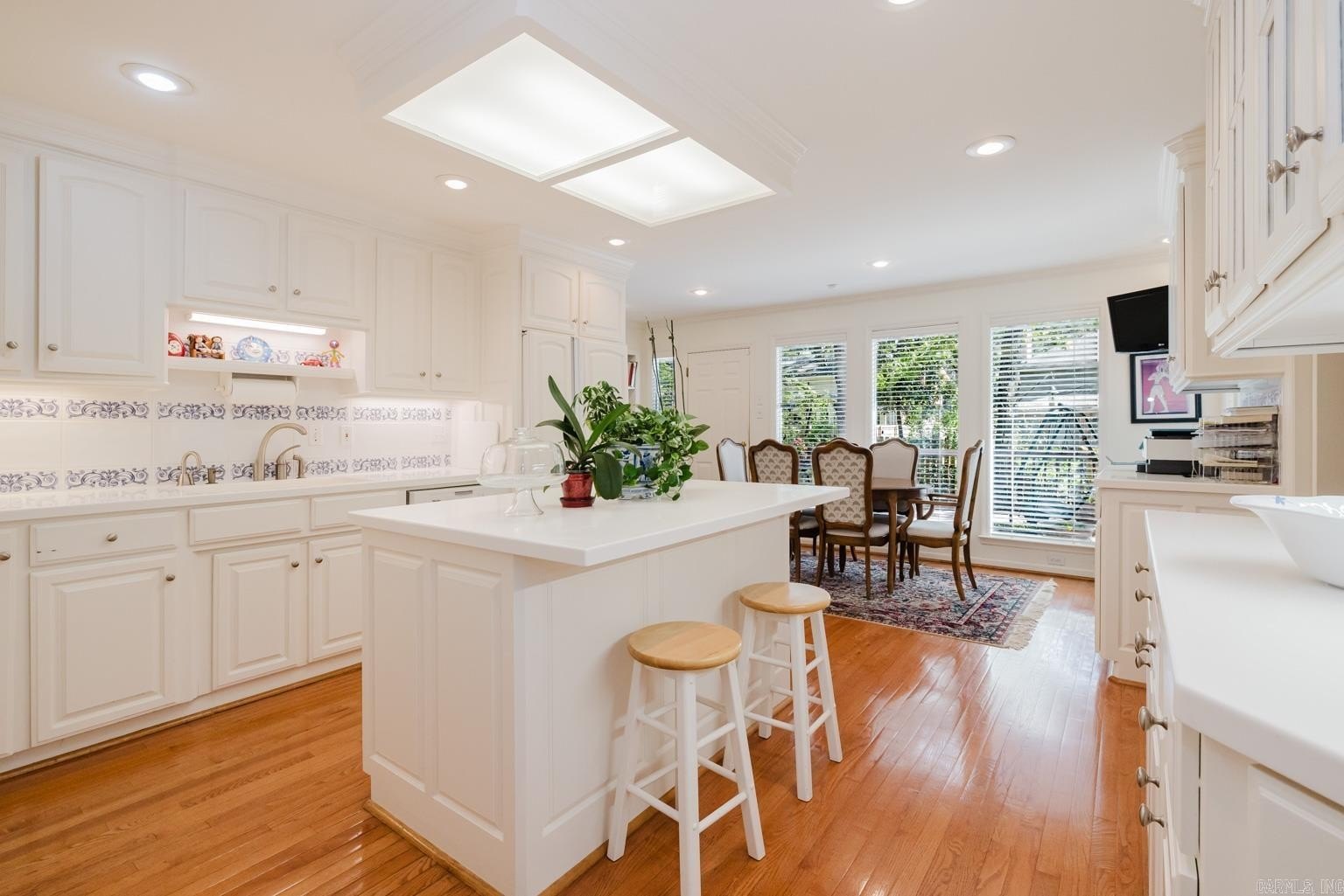 Little Rock, Arkansas, 72212, United States, 5 Bedrooms Bedrooms, ,5 BathroomsBathrooms,Residential,For Sale,1975952