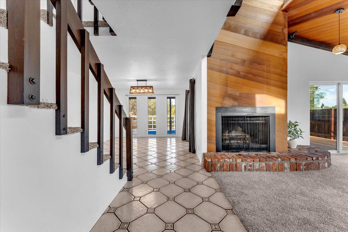 Redding, California, 96001, United States, 4 Bedrooms Bedrooms, ,3 BathroomsBathrooms,Residential,For Sale,1948468