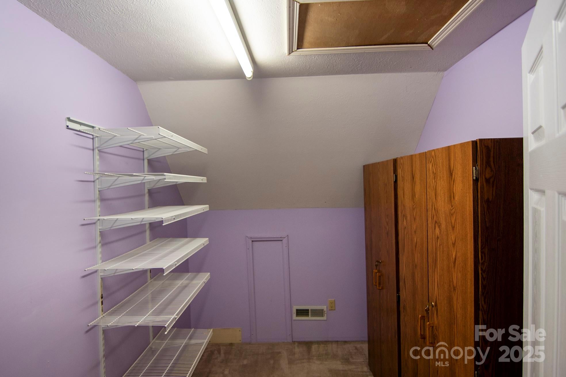 Hendersonville, North Carolina, 28792, United States, 3 Bedrooms Bedrooms, ,3 BathroomsBathrooms,Residential,For Sale,1976526