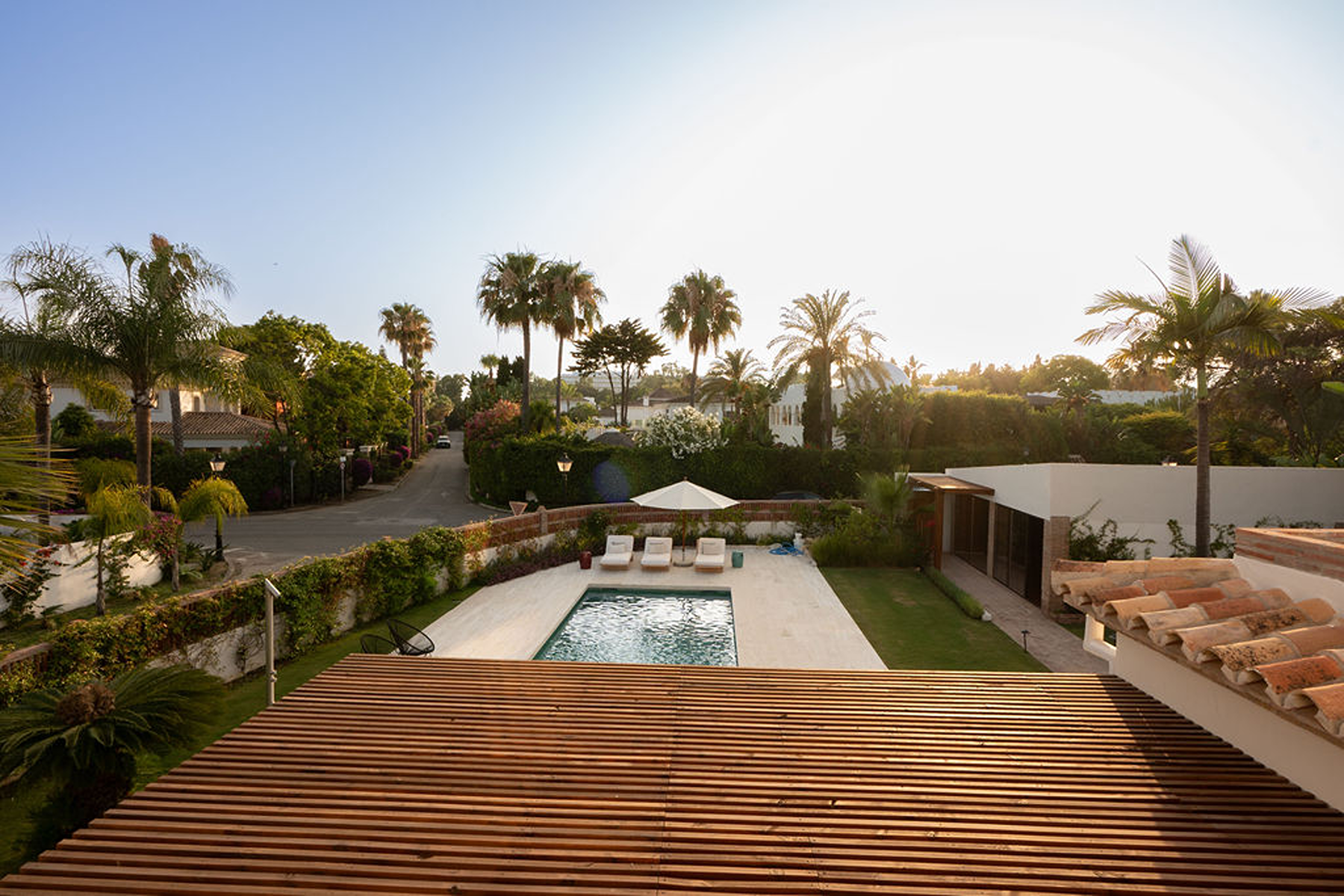  Contemporary beachfront villa with designer interiors in Casasola, Marbella - 物件實景