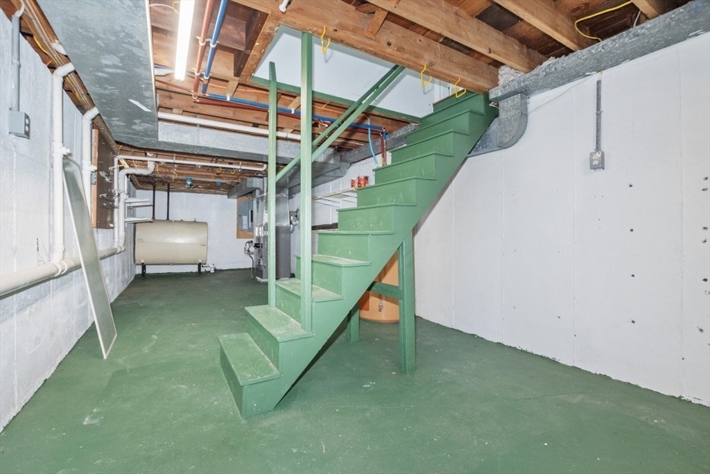 Weymouth, Massachusetts, 02190, United States, 2 Bedrooms Bedrooms, ,1 BathroomBathrooms,Residential,For Sale,1897259