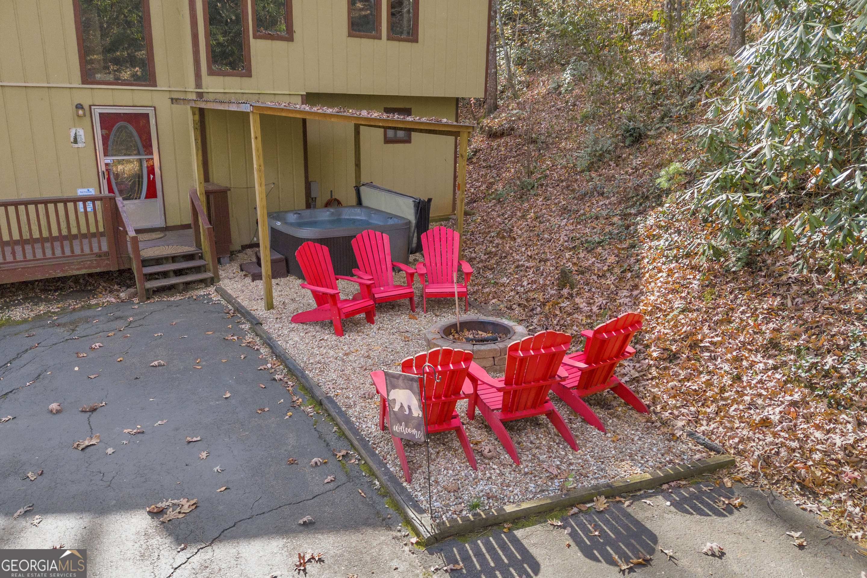 Helen, Georgia, 30545, United States, 3 Bedrooms Bedrooms, ,2 BathroomsBathrooms,Residential,For Sale,1993891