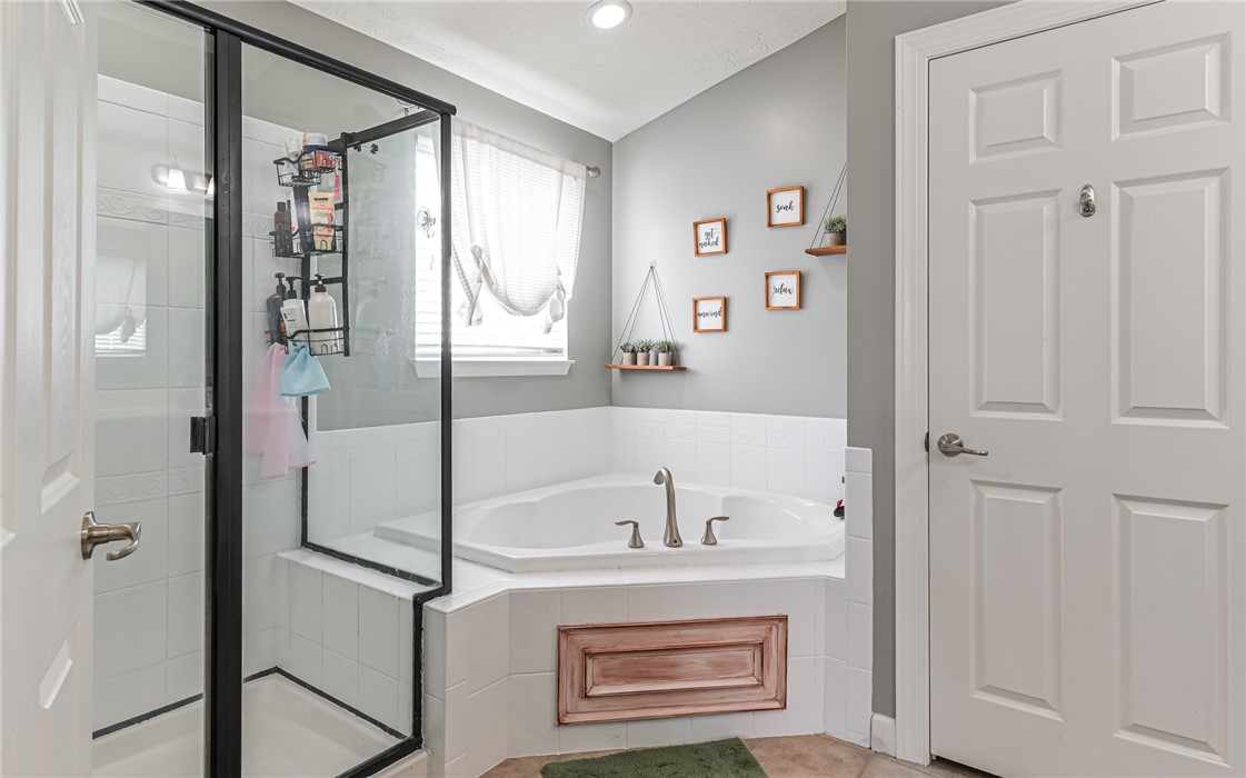Adams Twp, Pennsylvania, 16046, United States, 4 Bedrooms Bedrooms, ,4 BathroomsBathrooms,Residential,For Sale,1827880