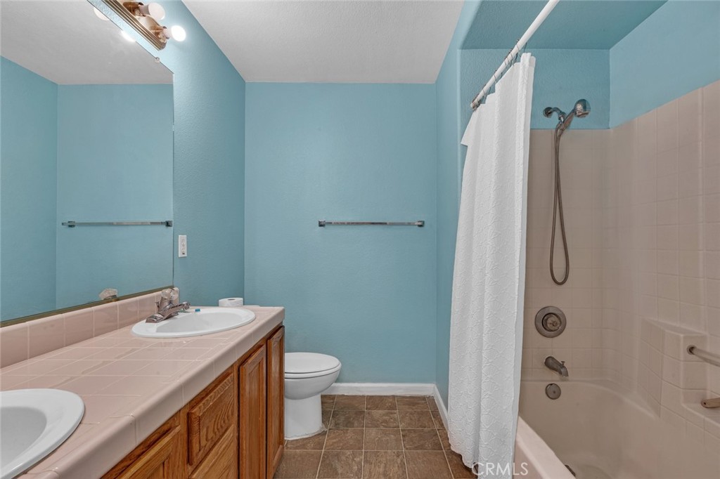 Los Banos, California, 93635, United States, 5 Bedrooms Bedrooms, ,3 BathroomsBathrooms,Residential,For Sale,1887917