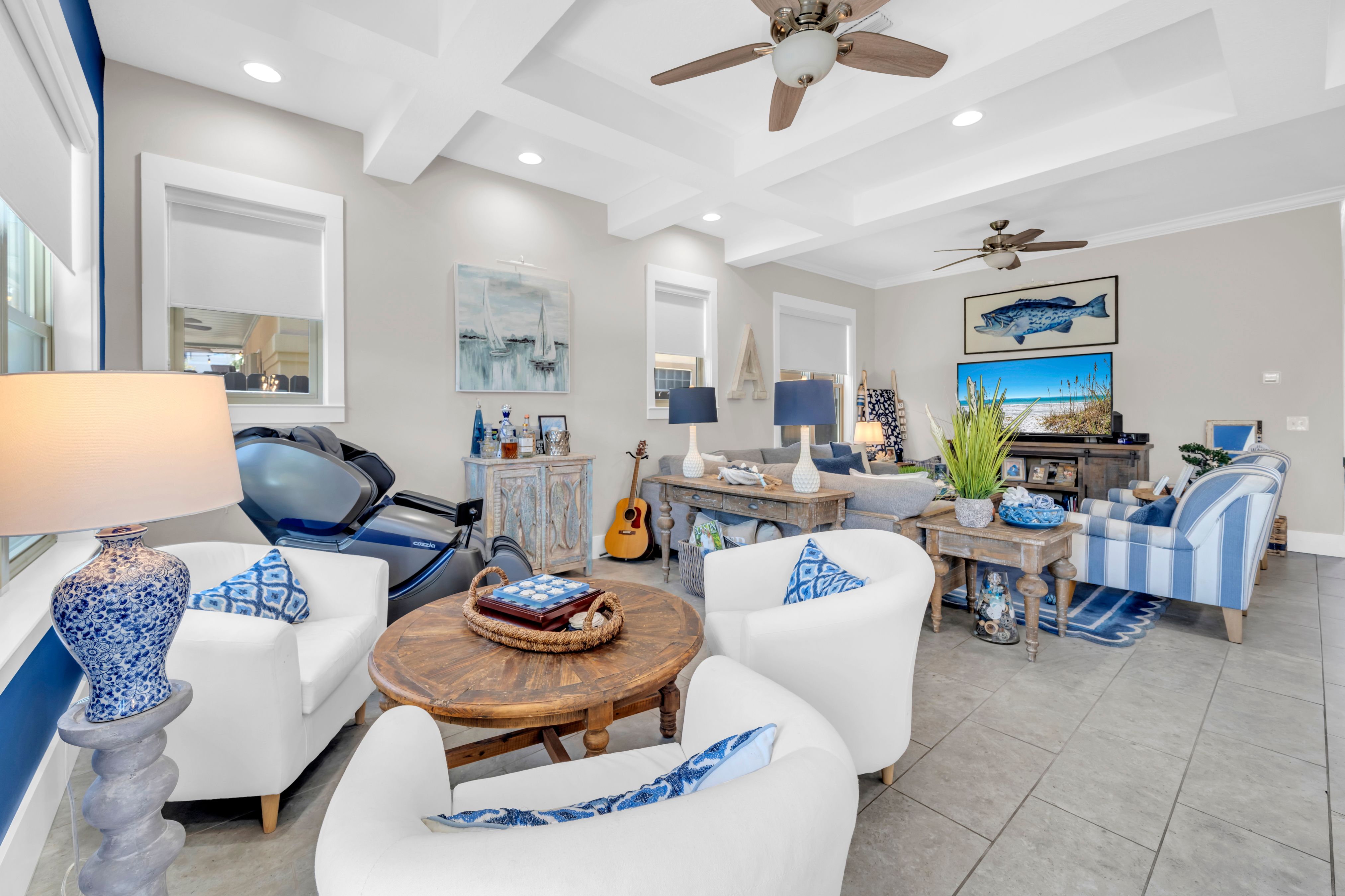  Turnkey Coastal Retreat With Private Garden Oasis - 物件實景