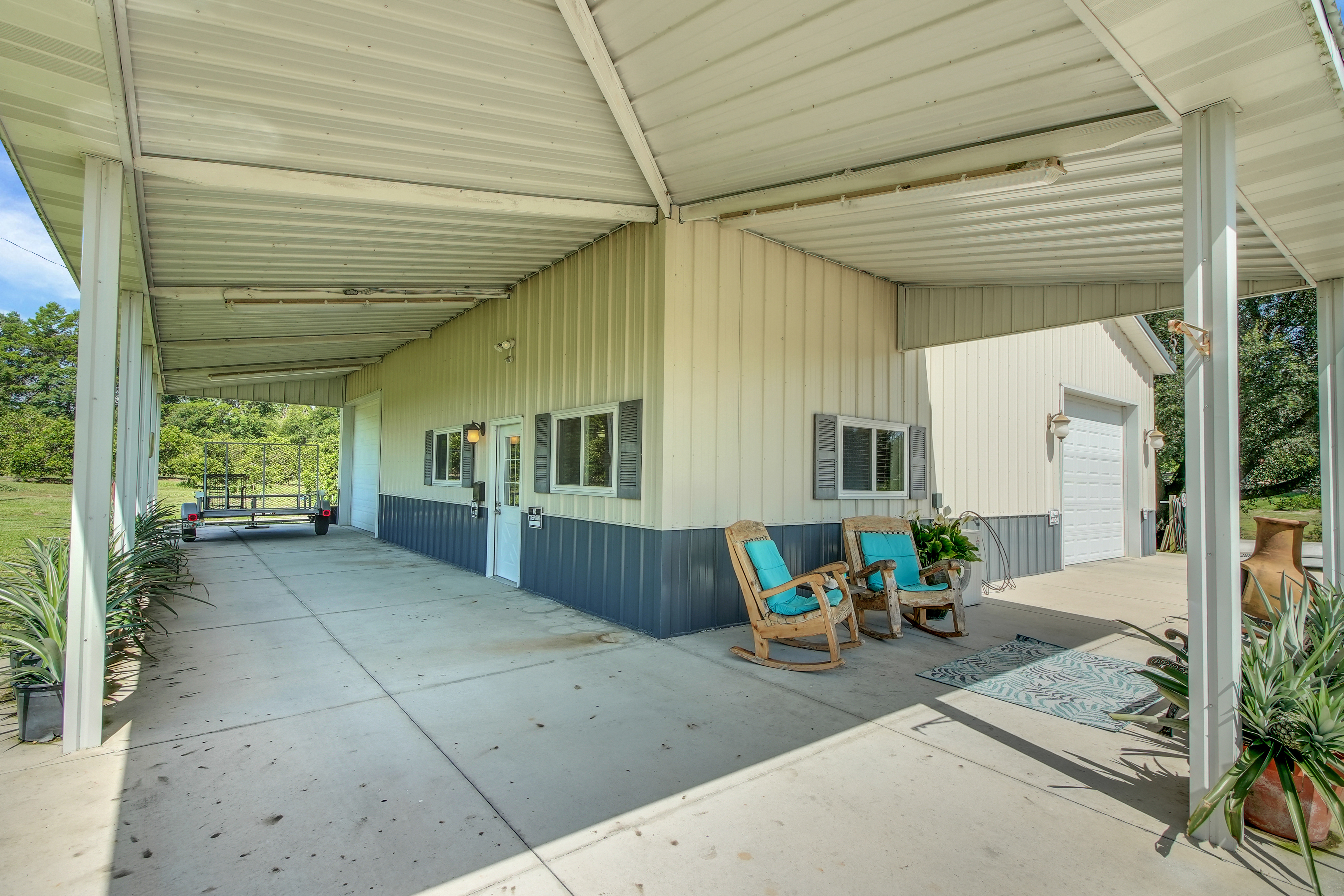 Weirsdale, Florida, 32195, United States, 4 Bedrooms Bedrooms, ,3 BathroomsBathrooms,Residential,For Sale,1900688