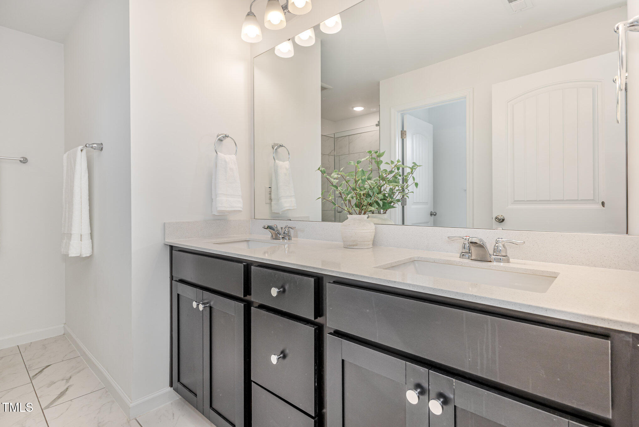 Holly Springs, North Carolina, 27540, United States, 3 Bedrooms Bedrooms, ,3 BathroomsBathrooms,Residential,For Sale,1912486