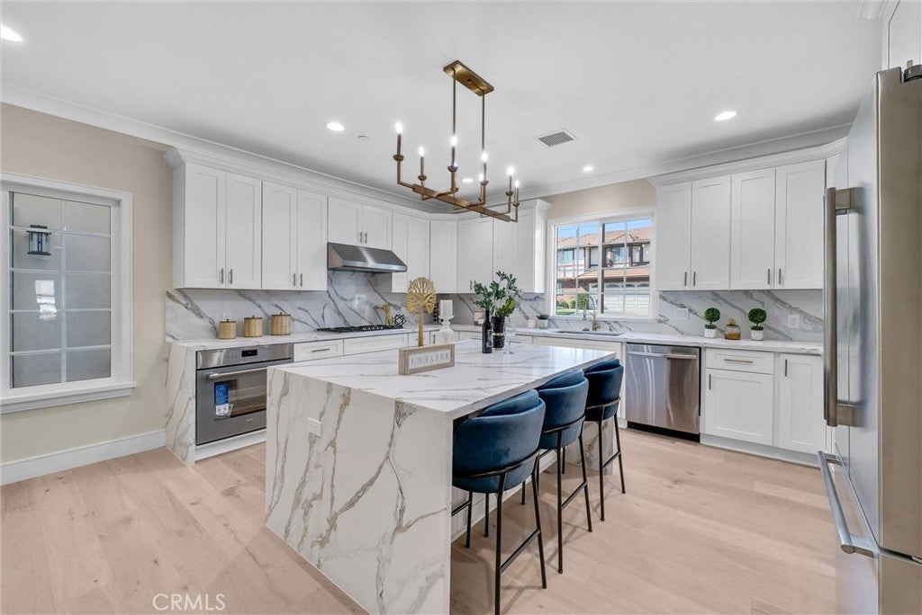 San Gabriel, California, 91775, United States, 7 Bedrooms Bedrooms, ,6 BathroomsBathrooms,Residential,For Sale,1804078