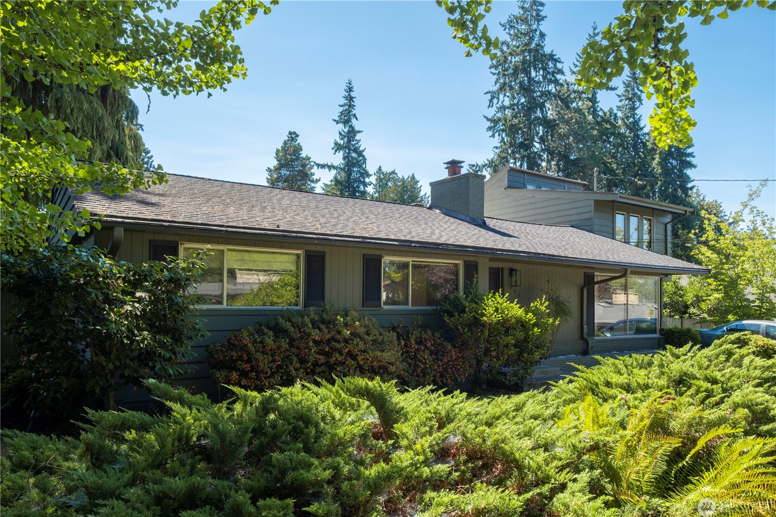 Kirkland, Washington, 98033, United States, 3 Bedrooms Bedrooms, ,2 BathroomsBathrooms,Residential,For Sale,1904417