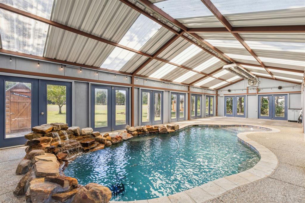 Pottsboro, Texas, 75076, United States, 3 Bedrooms Bedrooms, ,4 BathroomsBathrooms,Residential,For Sale,1949804