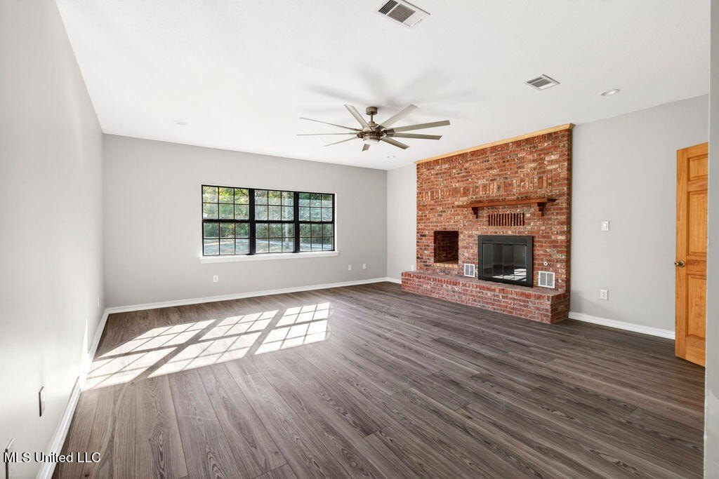 Gulfport, Mississippi, 39503, United States, 5 Bedrooms Bedrooms, ,5 BathroomsBathrooms,Residential,For Sale,2009063