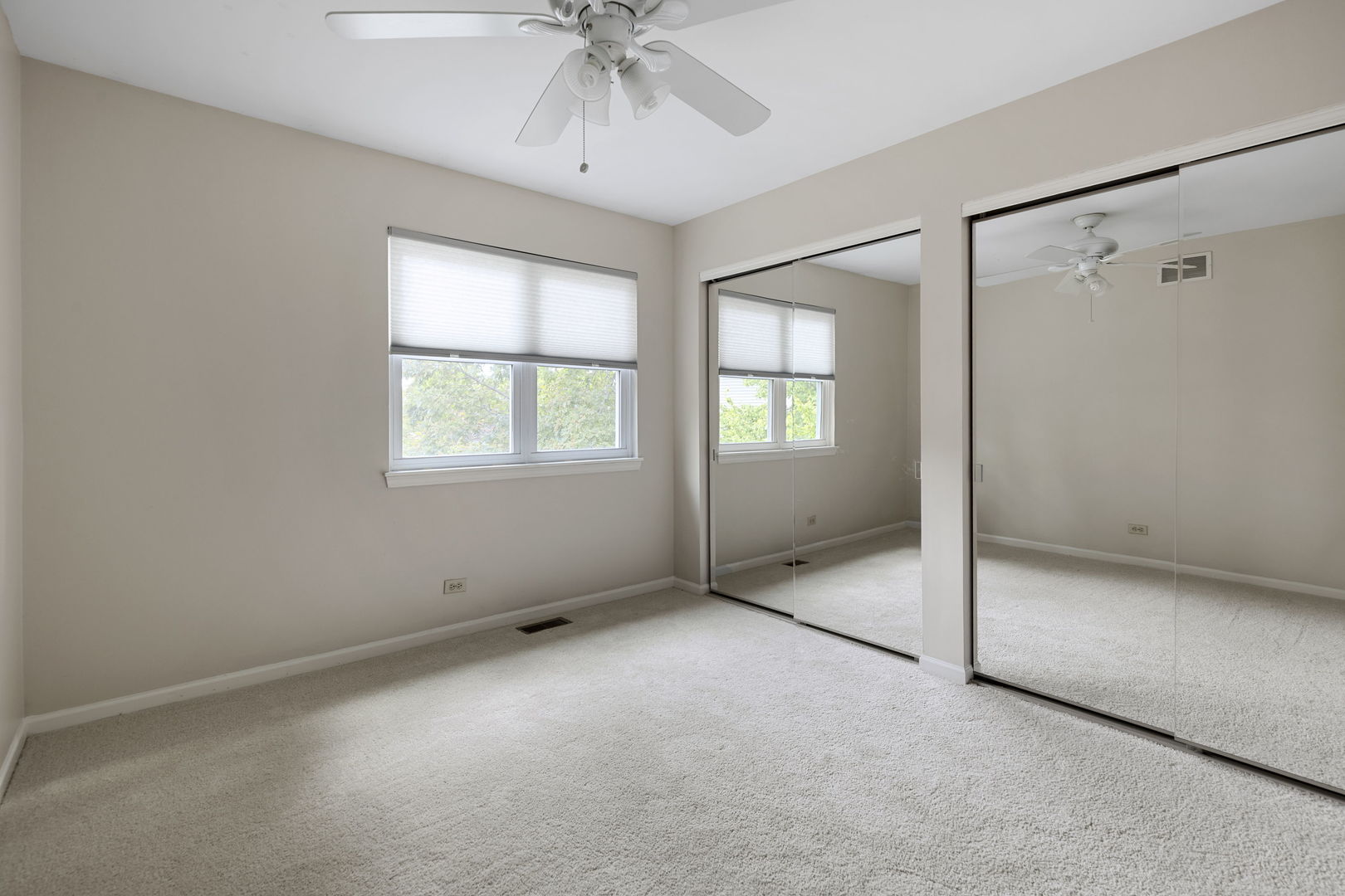 Gurnee, Illinois, 60031, United States, 5 Bedrooms Bedrooms, ,3 BathroomsBathrooms,Residential,For Sale,1940338