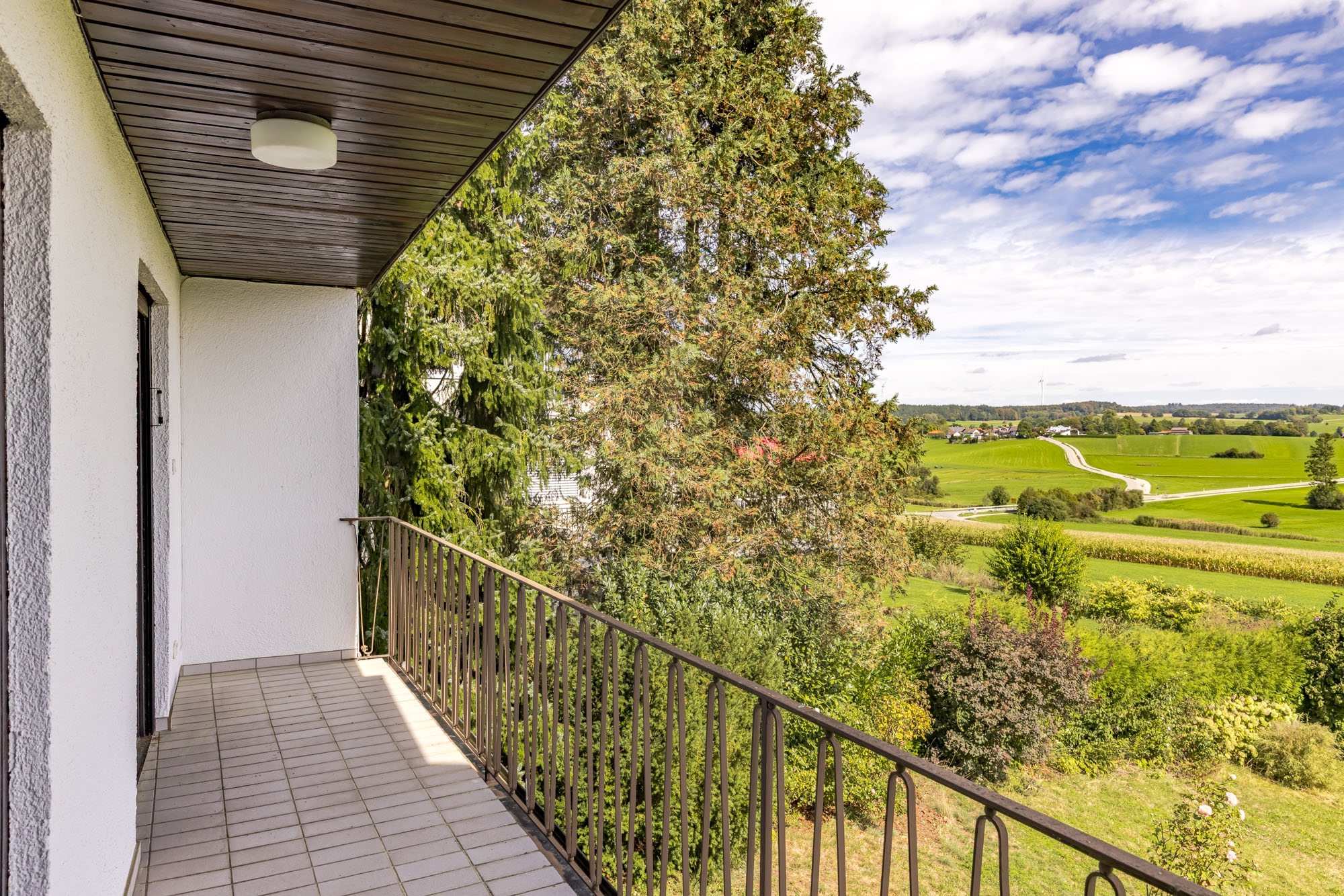  Single-family home with a large lot and panoramic views - 物件實景