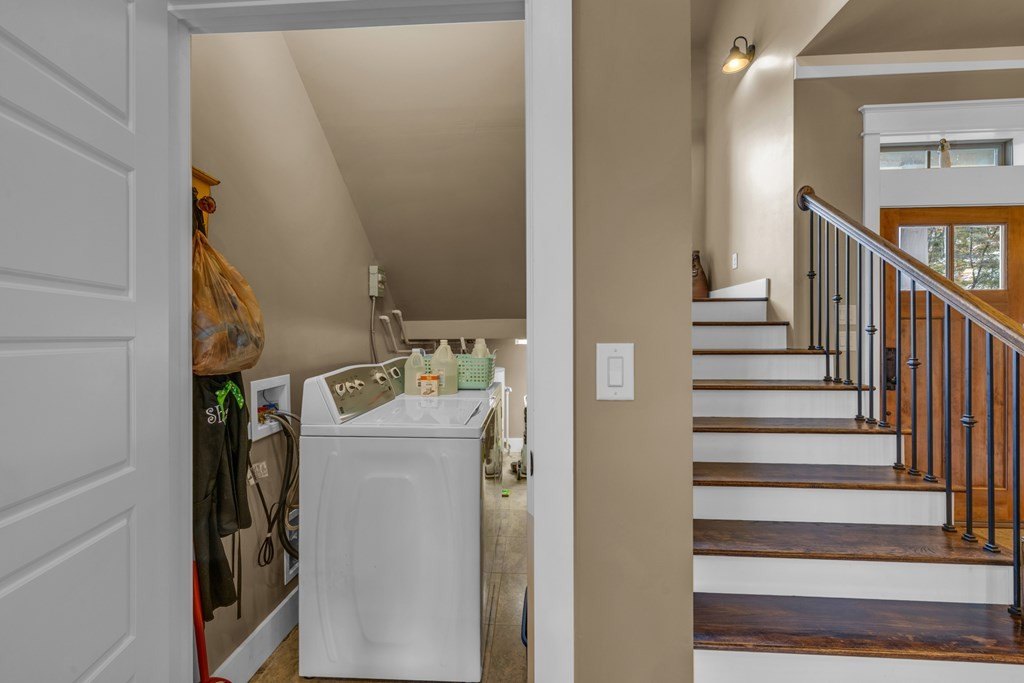 Hayesville, North Carolina, 28904, United States, 2 Bedrooms Bedrooms, ,3 BathroomsBathrooms,Residential,For Sale,1810618